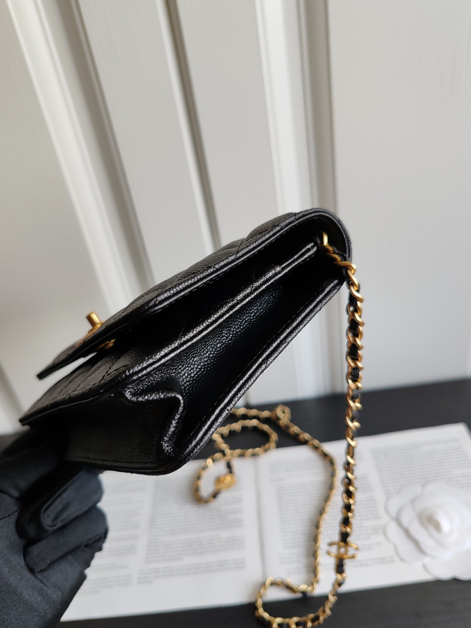 Ch**el WOC CLASSIC WALLET ON CHAIN 13x19cm