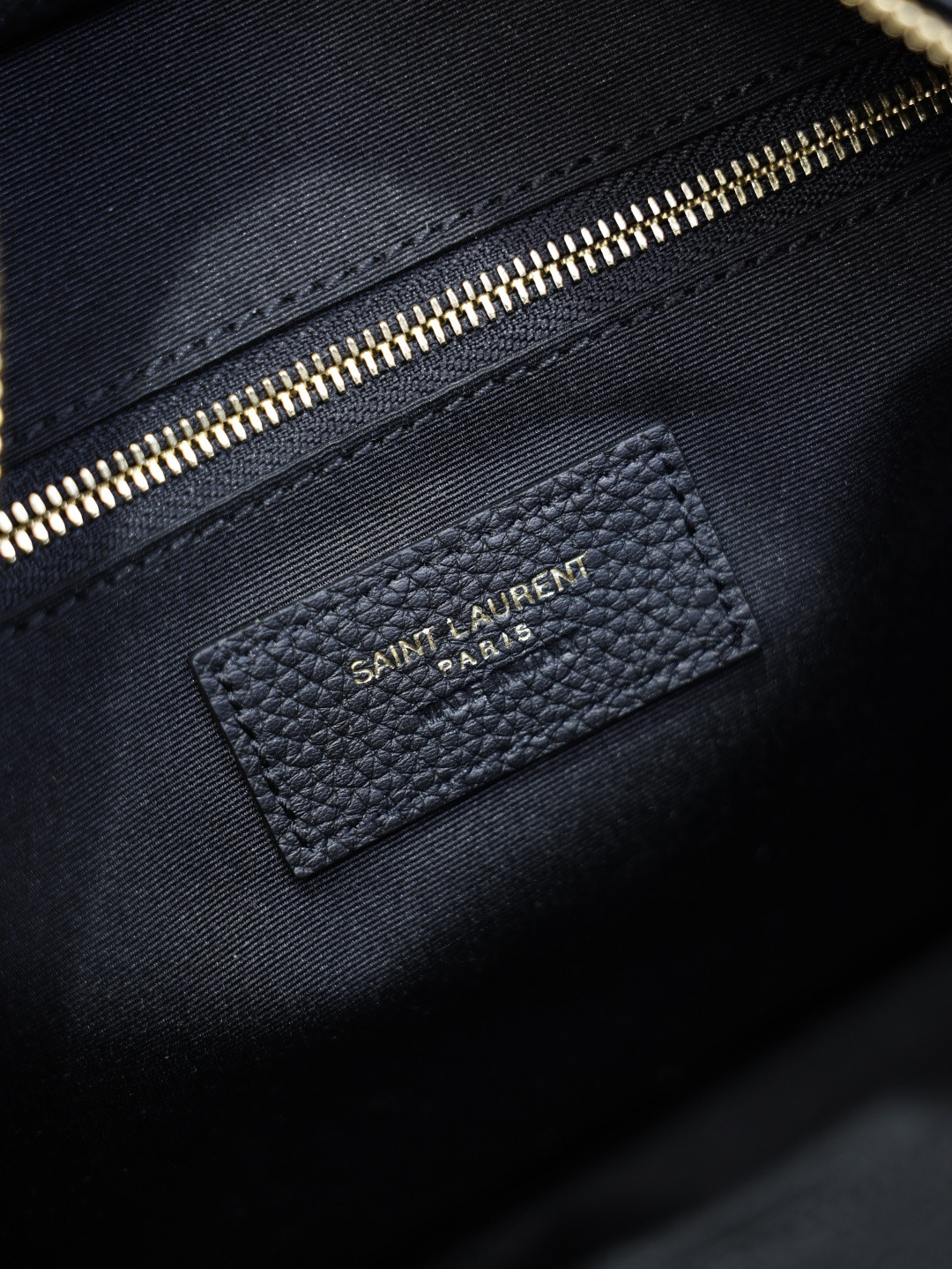 Y51 SAC DE JOUR Small Boston in Grained Leather 27x18x15cm