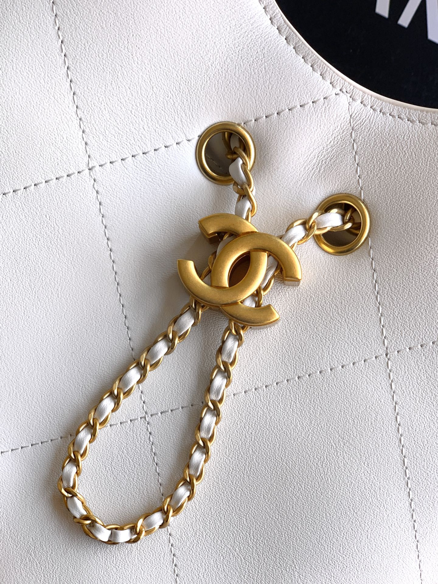 Ch**el 26P Handbag 22x21x17cm