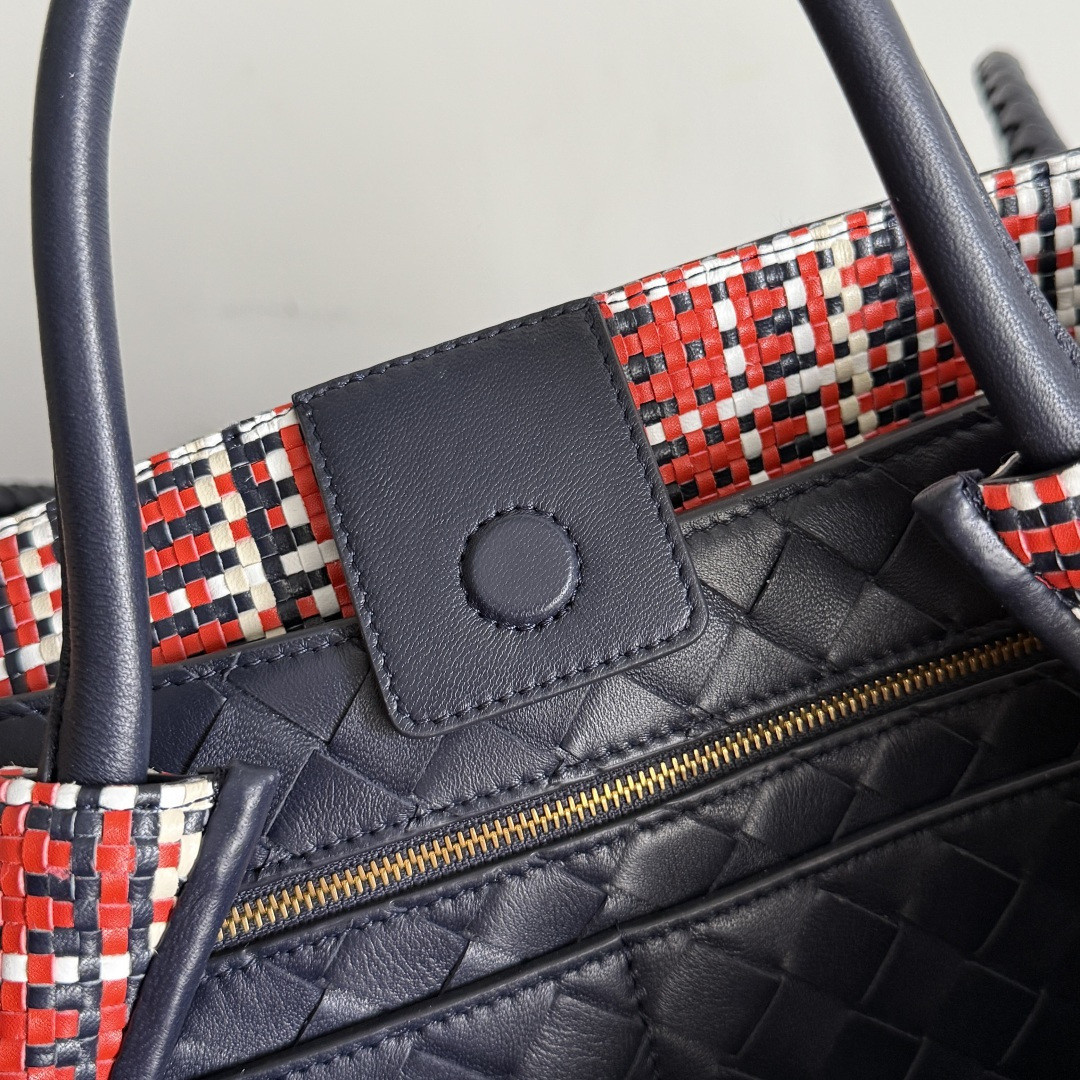 B0tt*ga Ven*ta Medium Andiamo 25x35x11cm