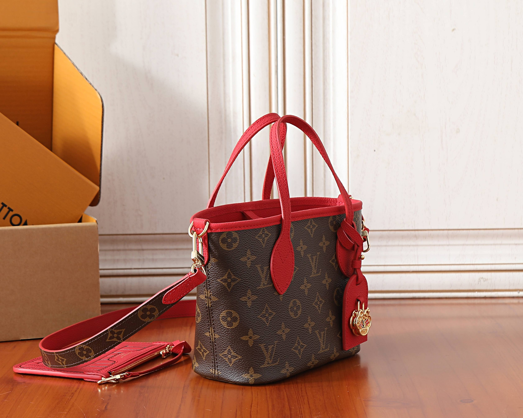 LV NEVERFULL INSIDE OUT BB Handbag M28318 16.5x11x26.5cm