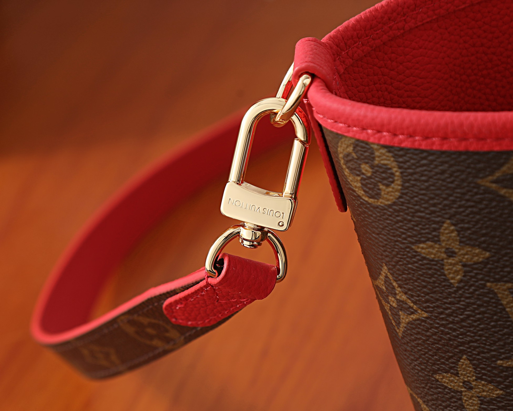 LV NEVERFULL INSIDE OUT BB Handbag M28318 16.5x11x26.5cm