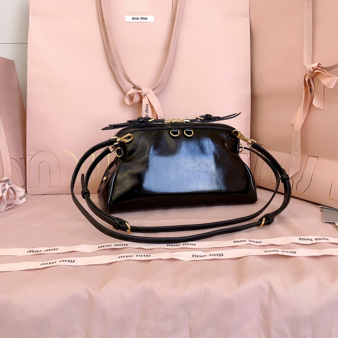 Miu Miu Caprice Leather Clutch 14x24x8.5cm