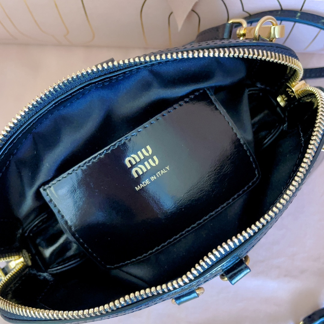 Miu Miu Caprice Leather Clutch 14x24x8.5cm