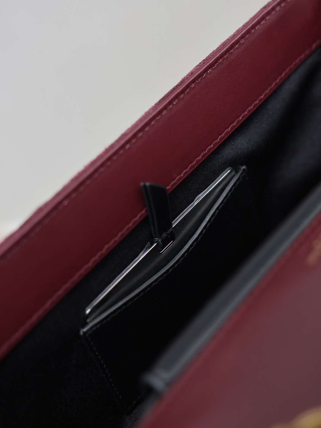 YSL LOULOU small in Suede 24x14x6cm