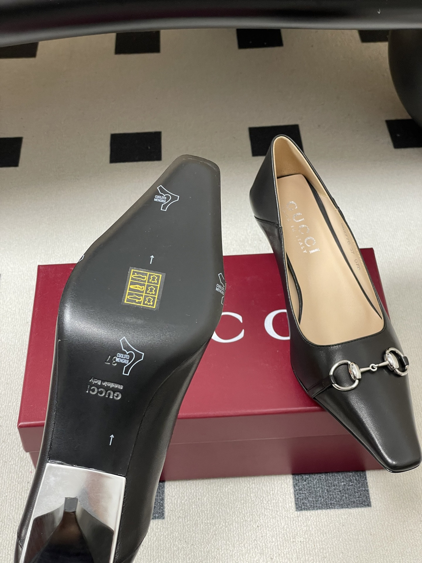 UA Gucci Vittoria Pump