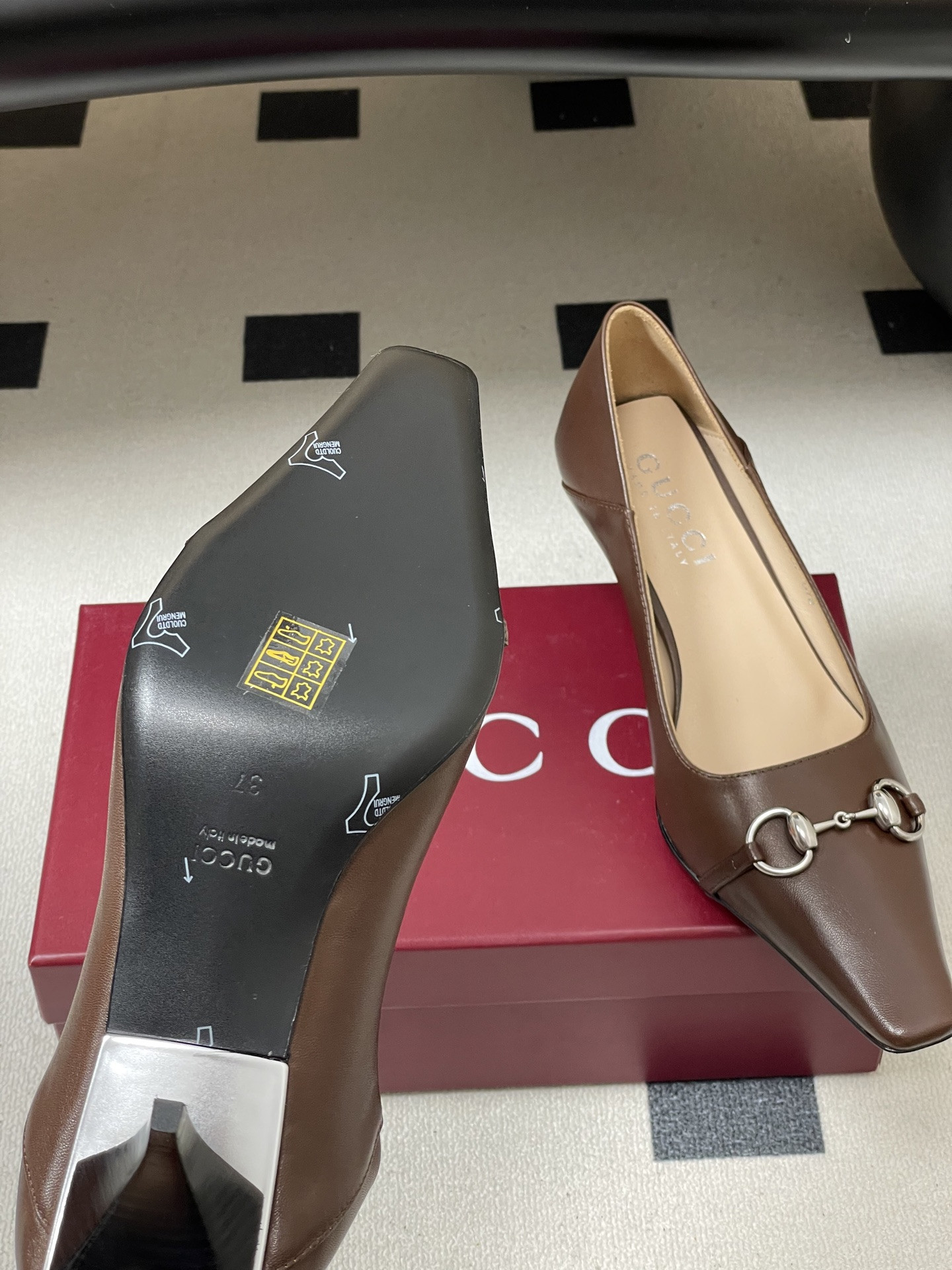 UA Gucci Vittoria Pump
