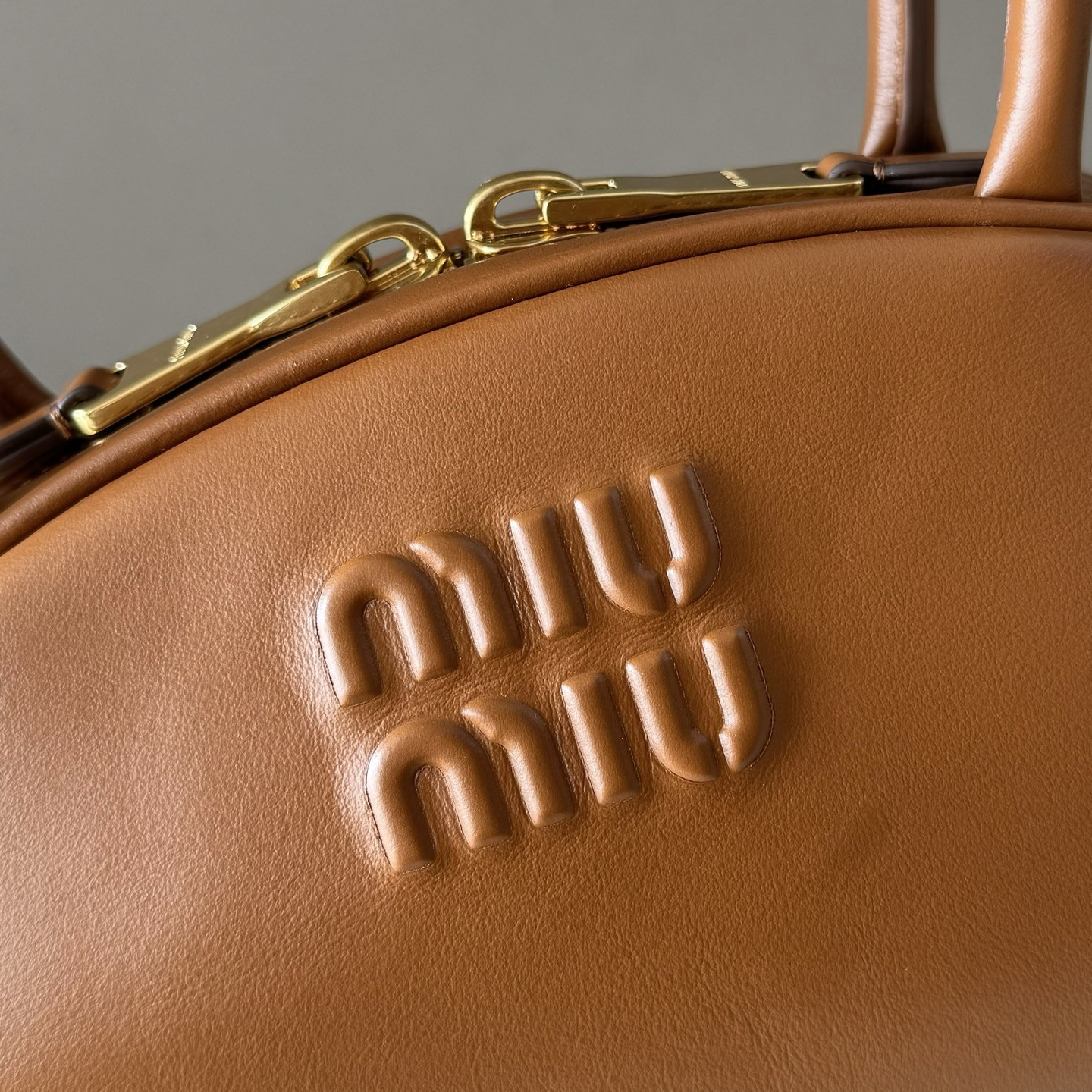 Miu Miu Small Beau Leather Bag 11.5x23x10cm