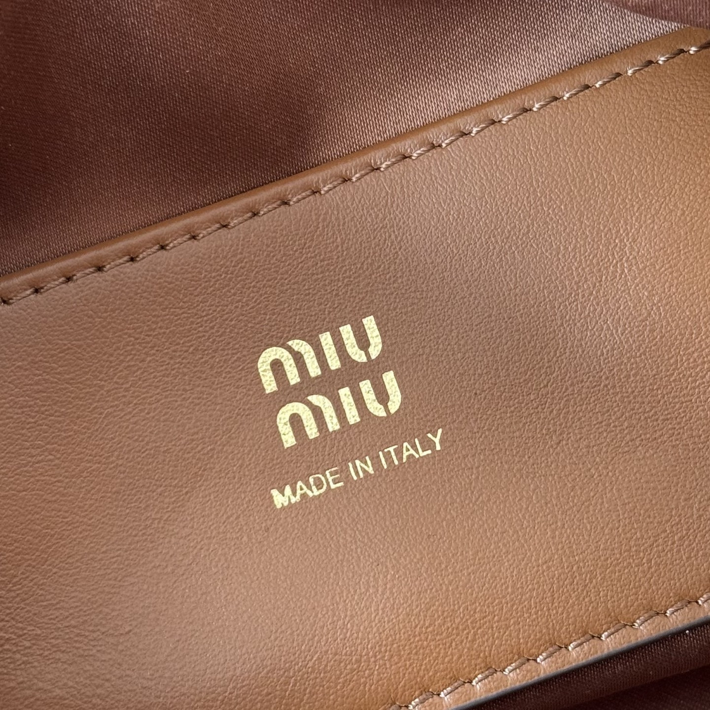 Miu Miu Small Beau Leather Bag 11.5x23x10cm