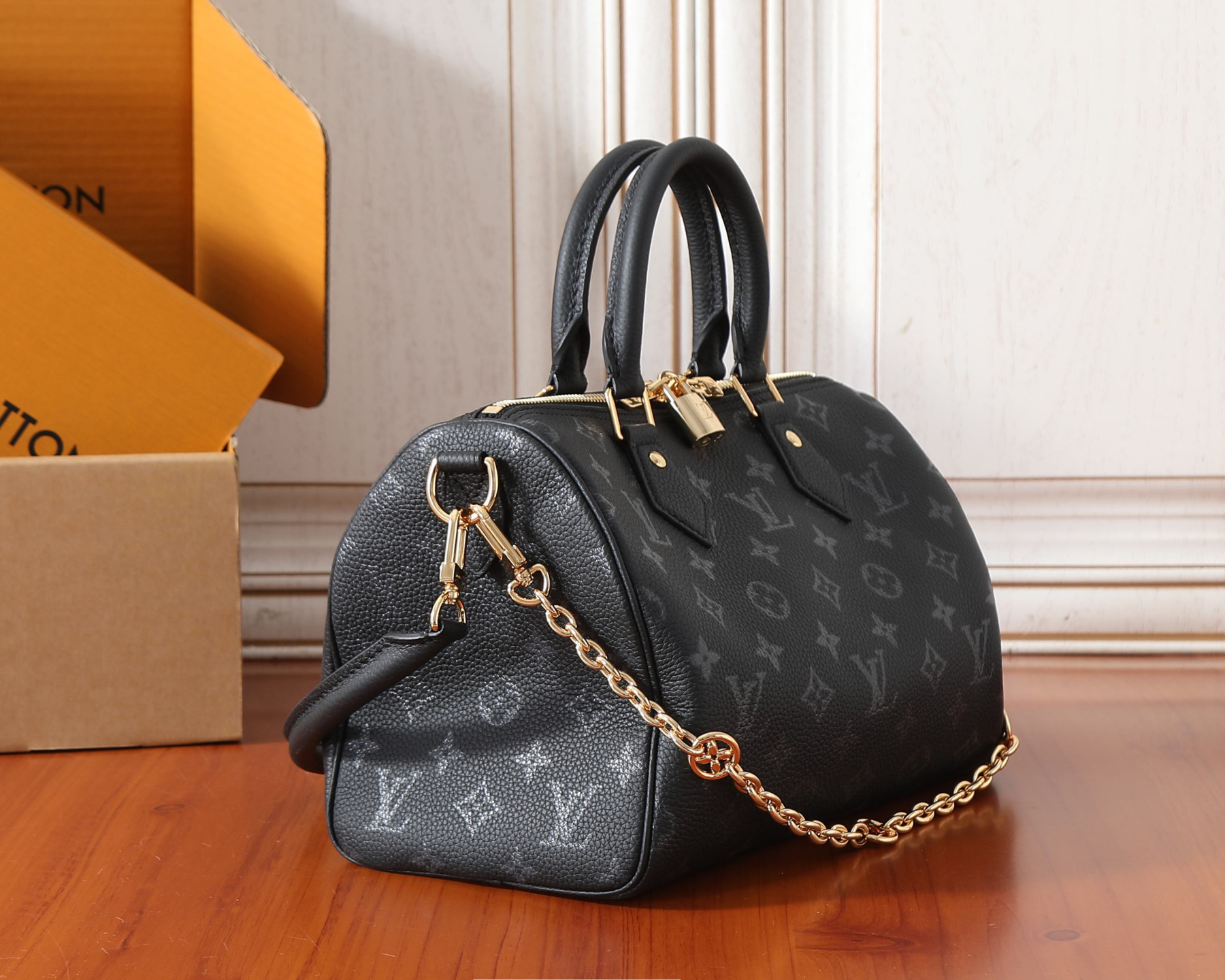 LV SPEEDY BANDOULIÈRE 25 Handbag M26486 18x13x25cm