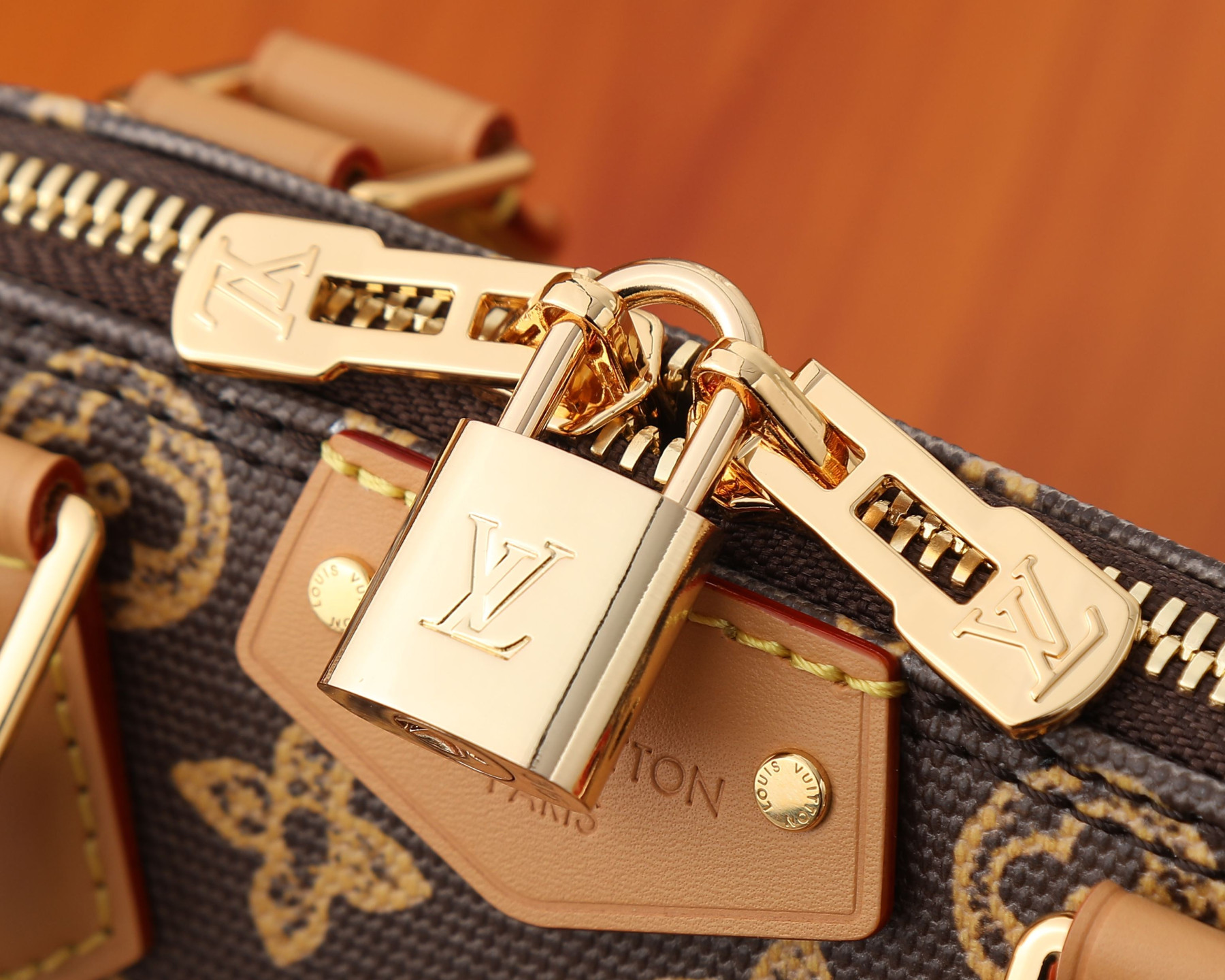 LV ALMA TRUNK BB Gloves M28105 19x11x22cm