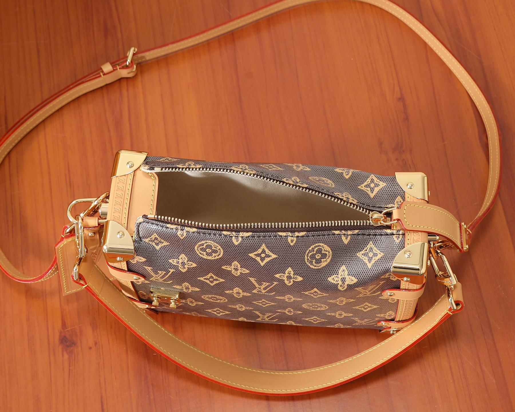 LV SIDE TRUNK Medium Handbag M27516 16x8.5x23.5cm