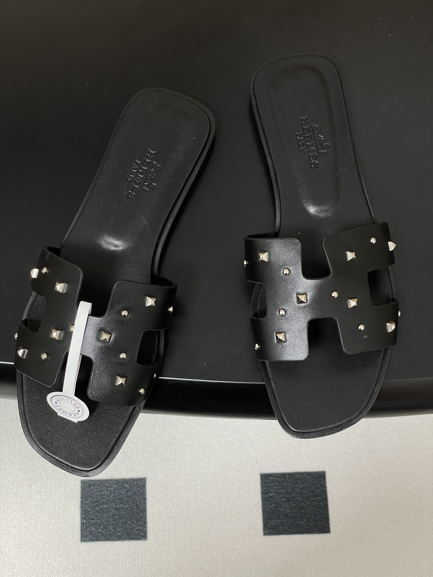 UA Hermès Oran Sandal