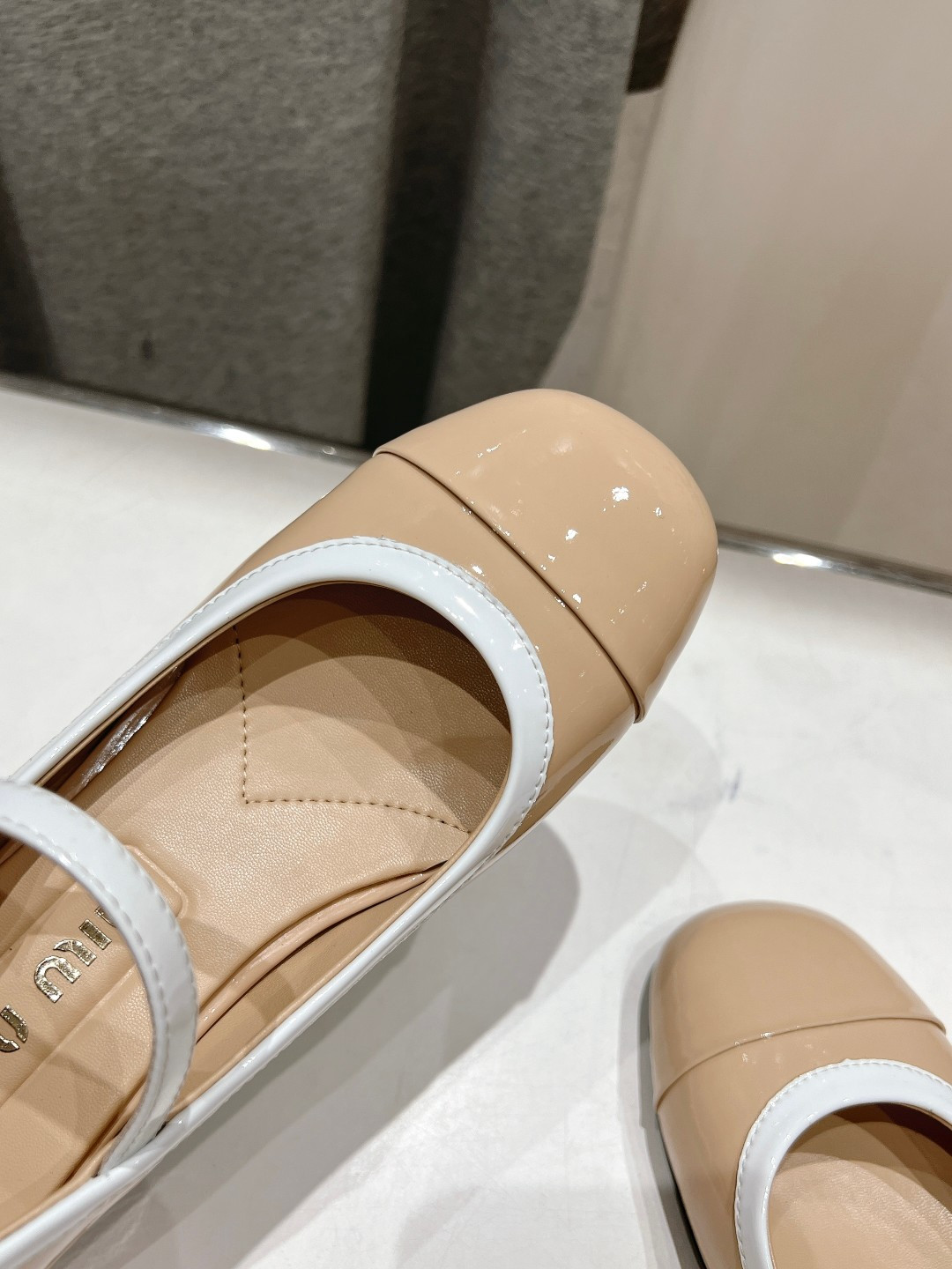 UA Miu Miu Patent Leather Mary Jane Pumps 4.5cm Heel