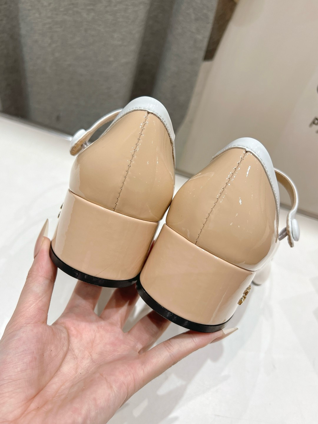 UA Miu Miu Patent Leather Mary Jane Pumps 4.5cm Heel