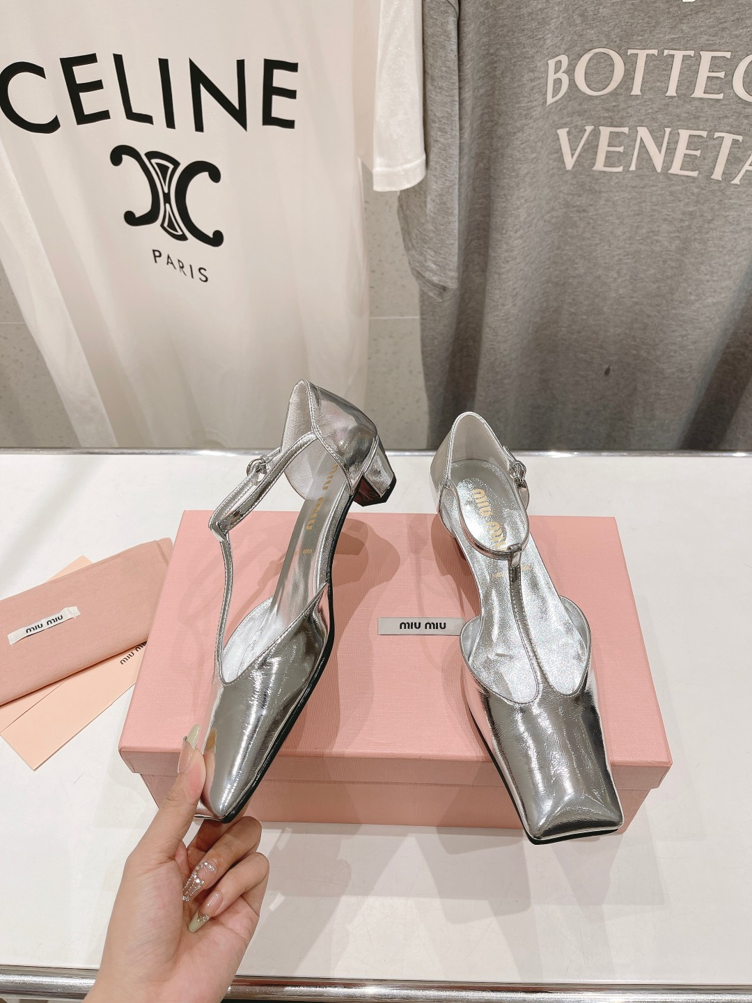 UA Miu Miu Square-toe T-strap Low-heeled Shoes