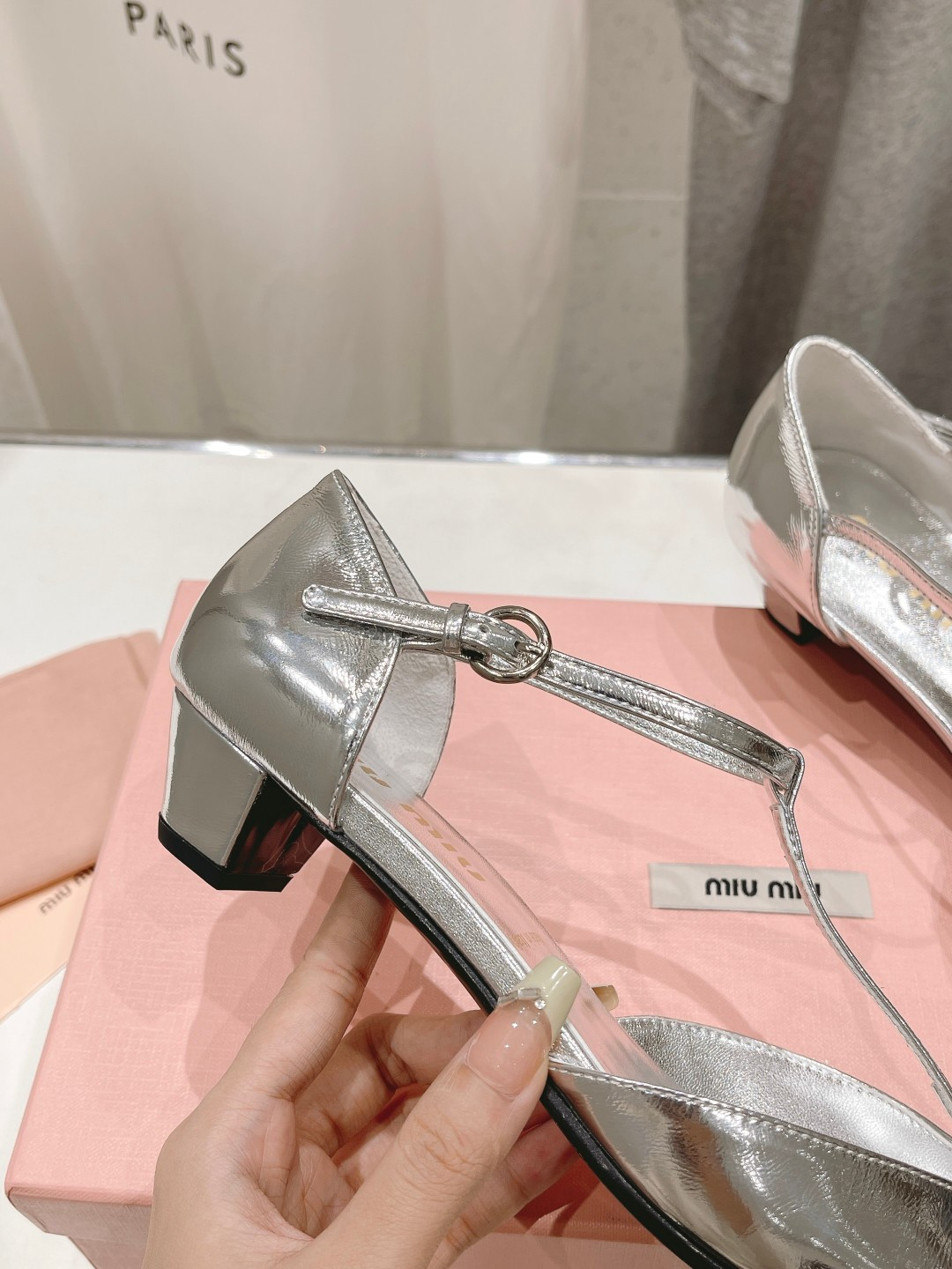 UA Miu Miu Square-toe T-strap Low-heeled Shoes
