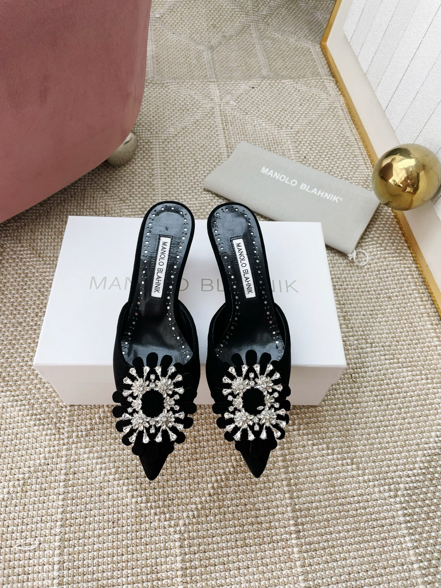 UA Manolo Blahnik Shogmu Mules 50mm