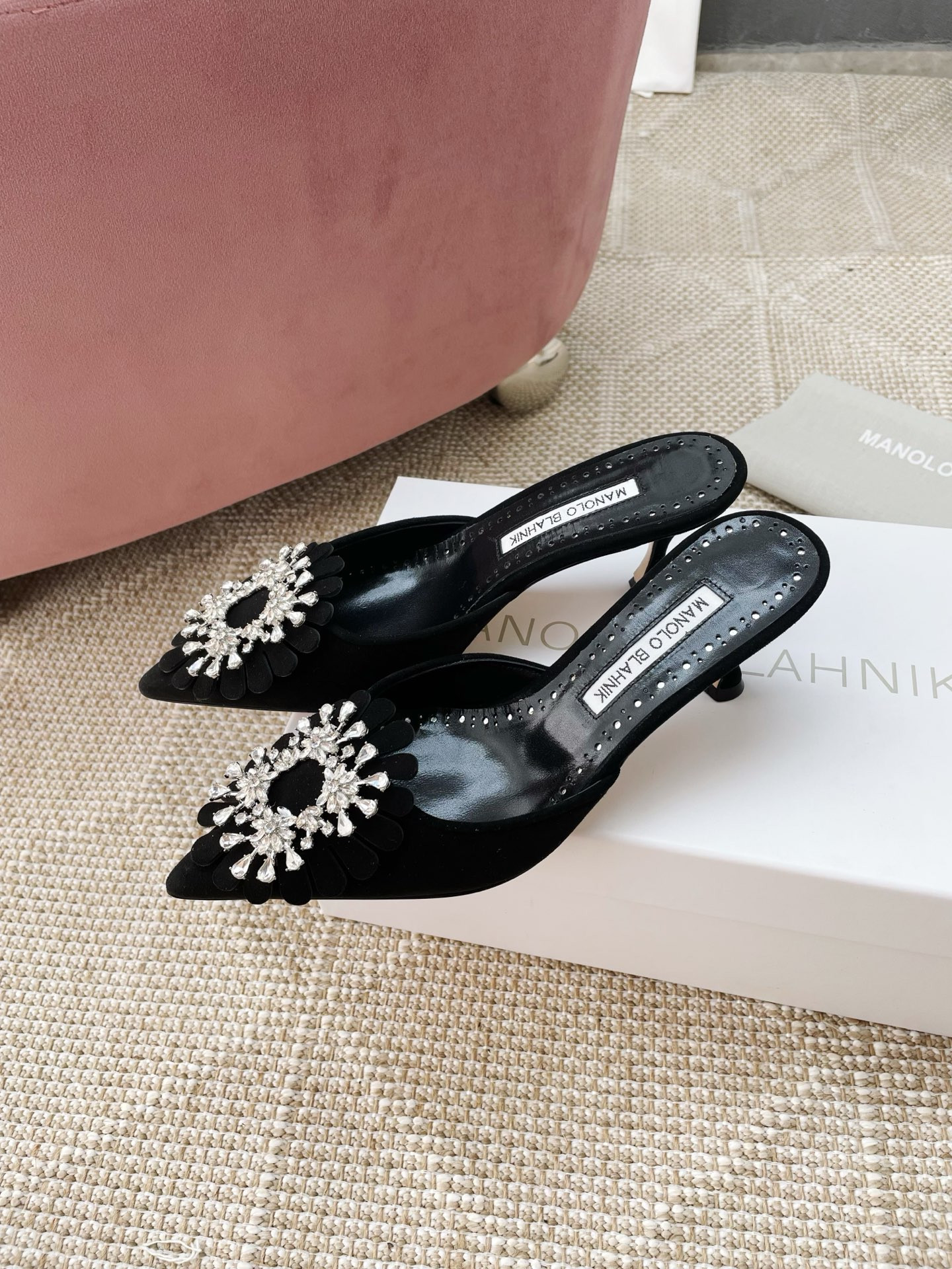 UA Manolo Blahnik Shogmu Mules 50mm