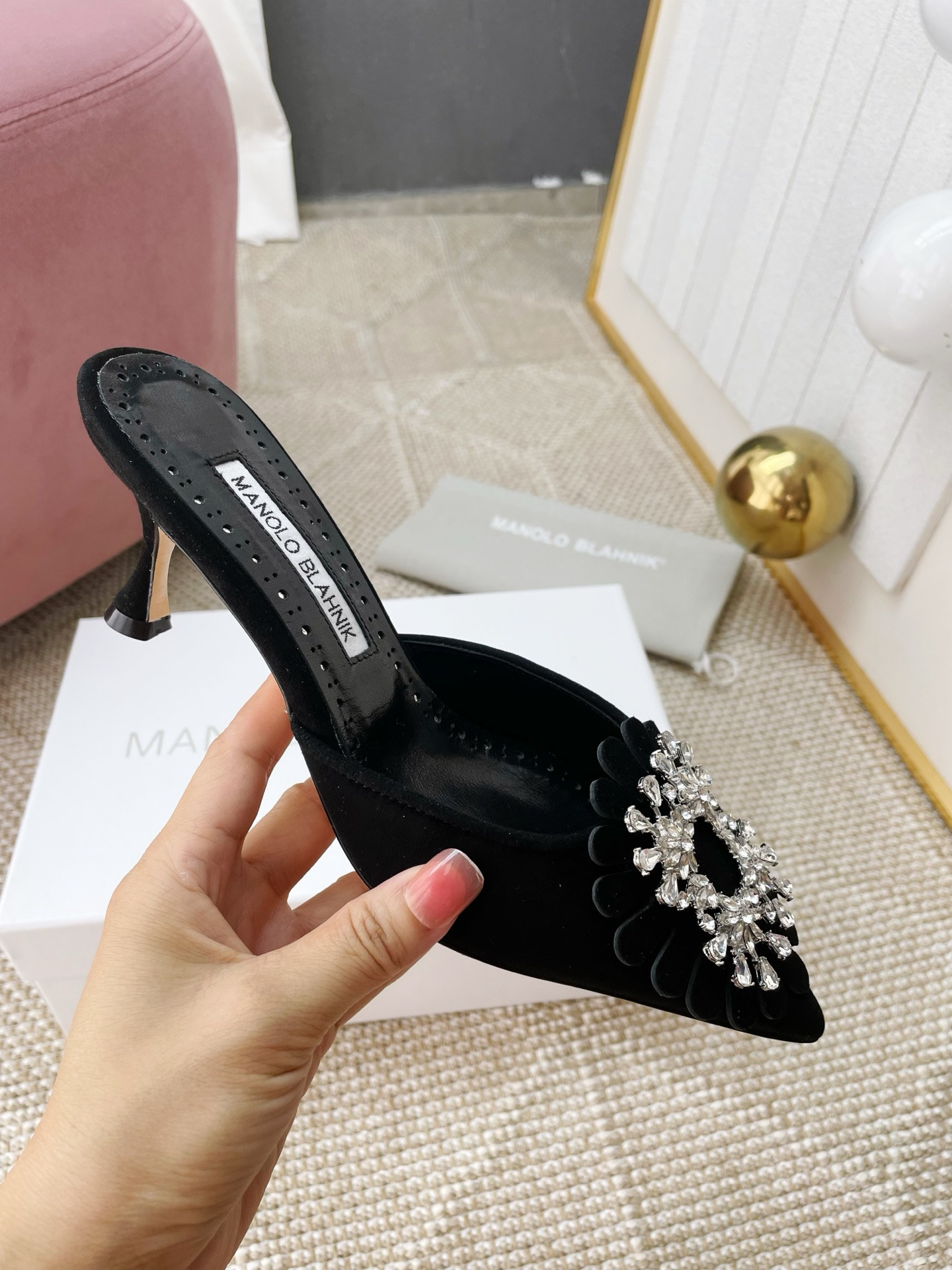 UA Manolo Blahnik Shogmu Mules 50mm