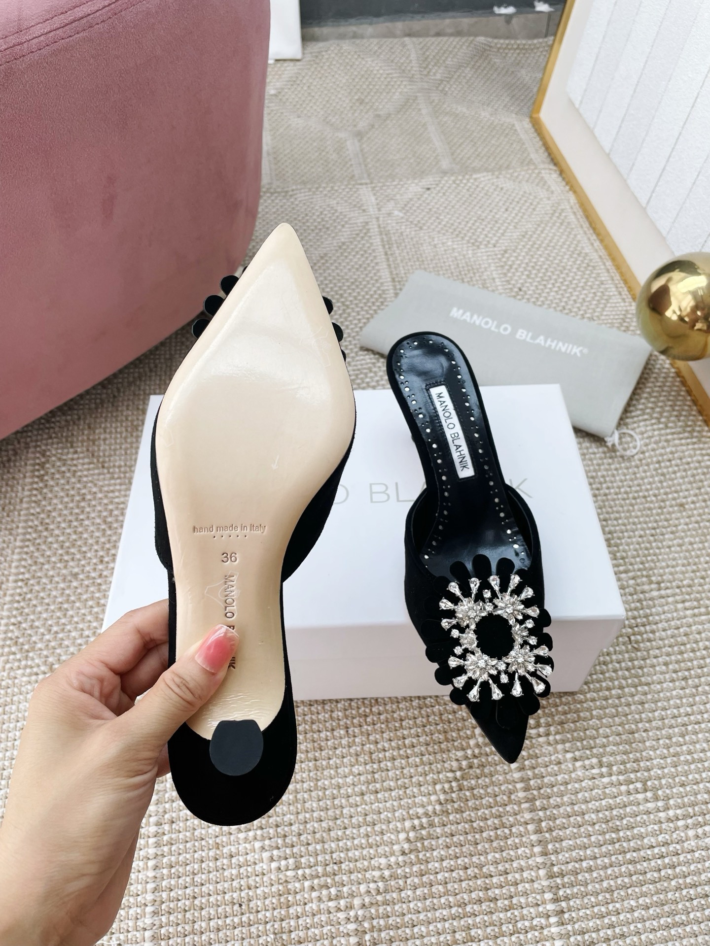 UA Manolo Blahnik Shogmu Mules 50mm