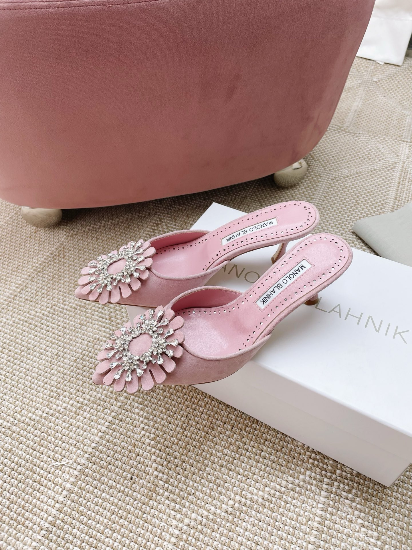 UA Manolo Blahnik Shogmu Mules 50mm