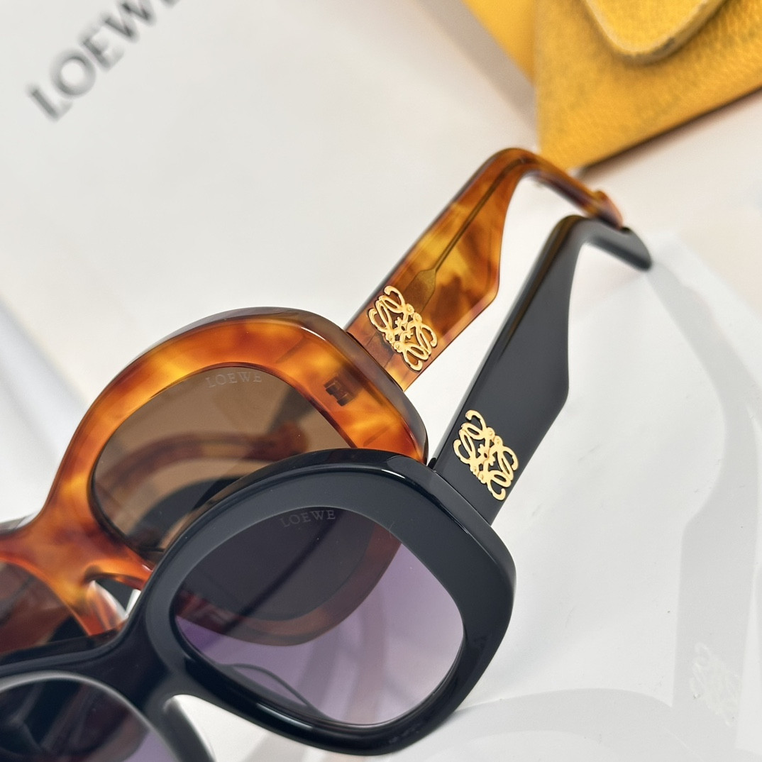 Loewe Glasses LW40181U 56-18-145