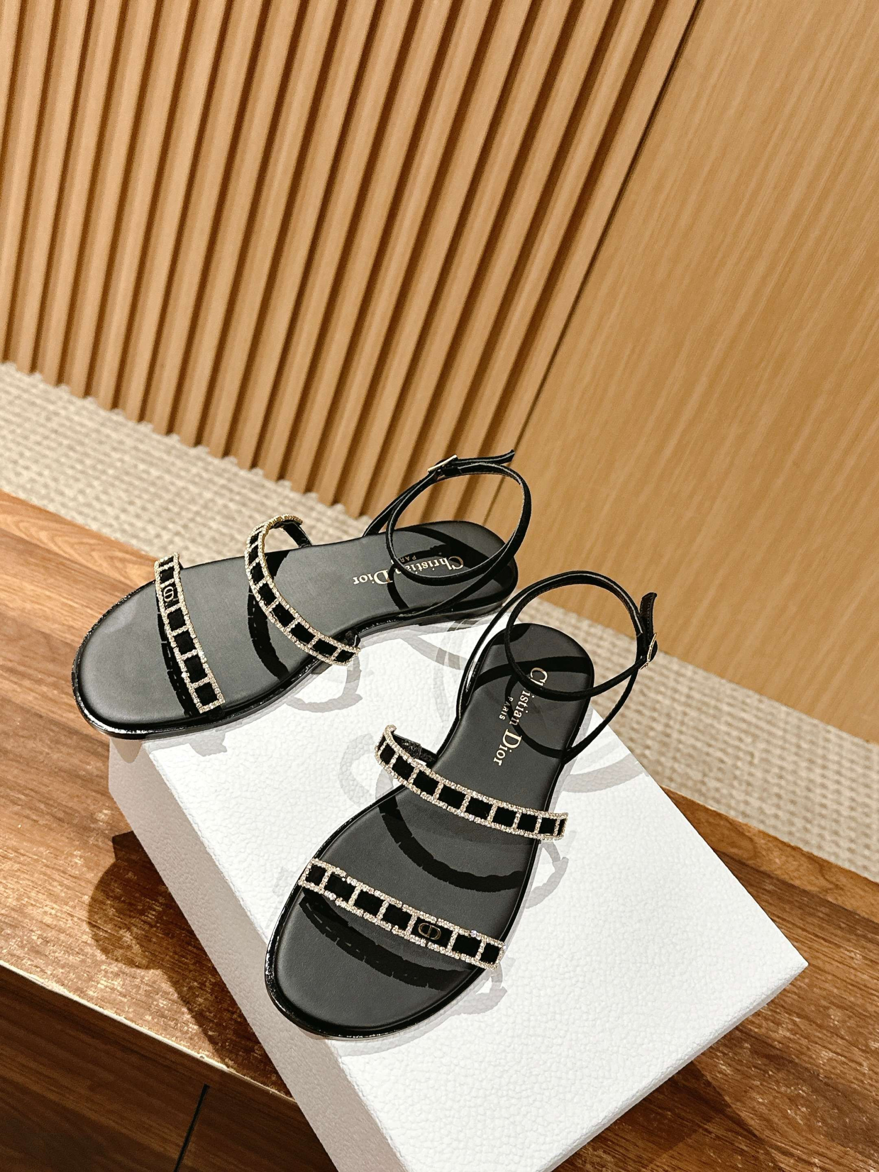 UA DIOR Diorissime Sandal