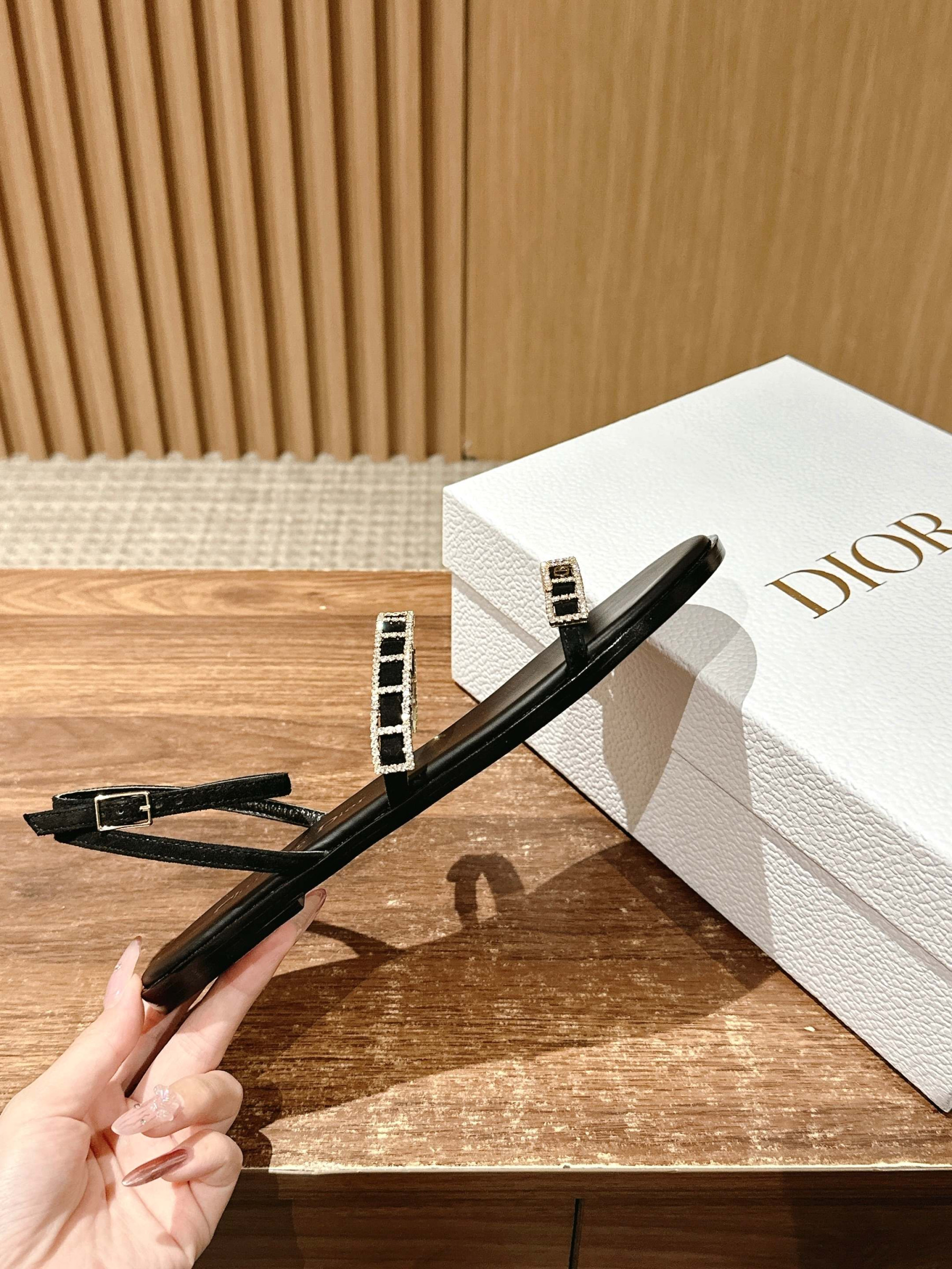 UA DIOR Diorissime Sandal