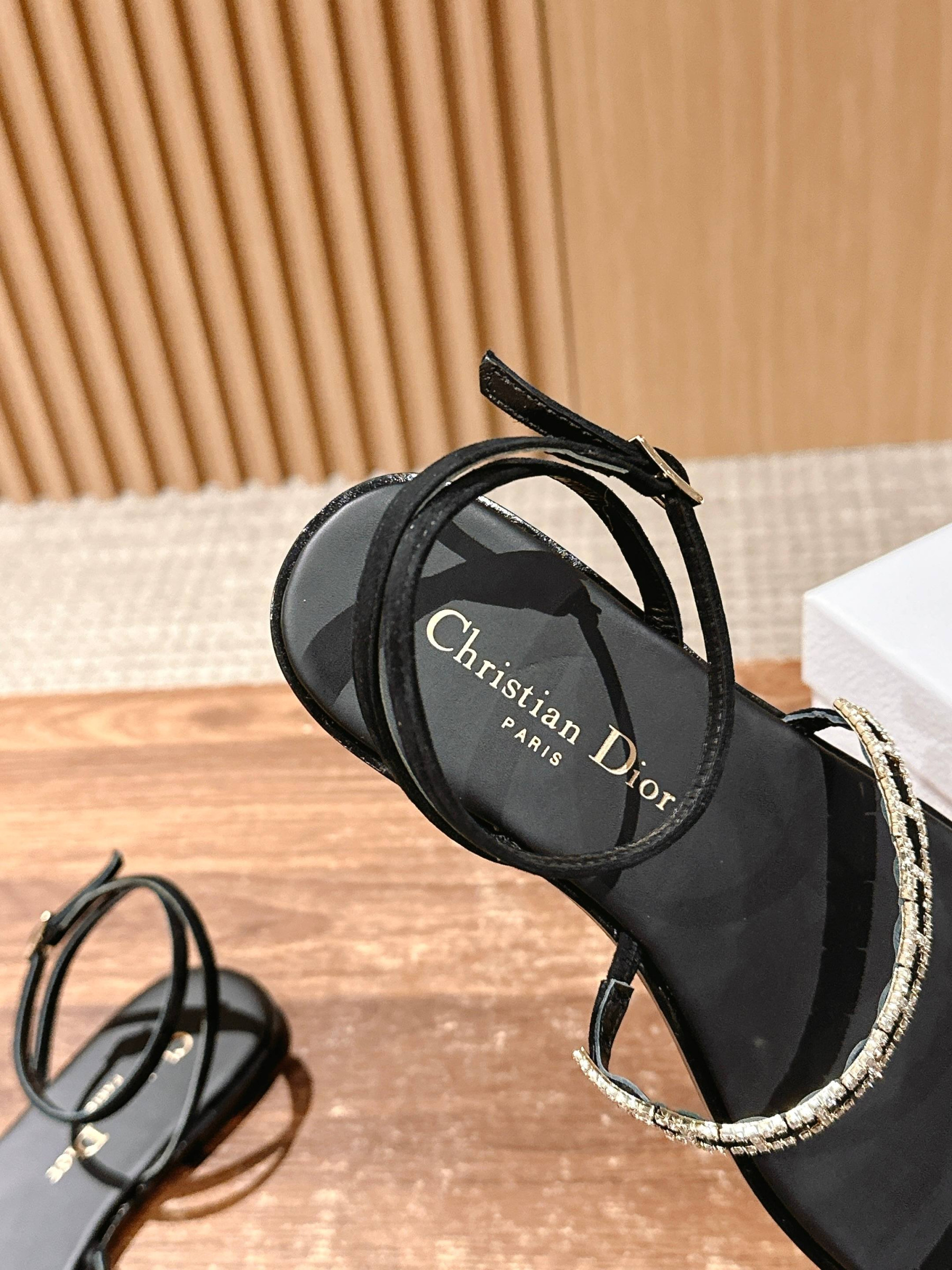 UA DIOR Diorissime Sandal