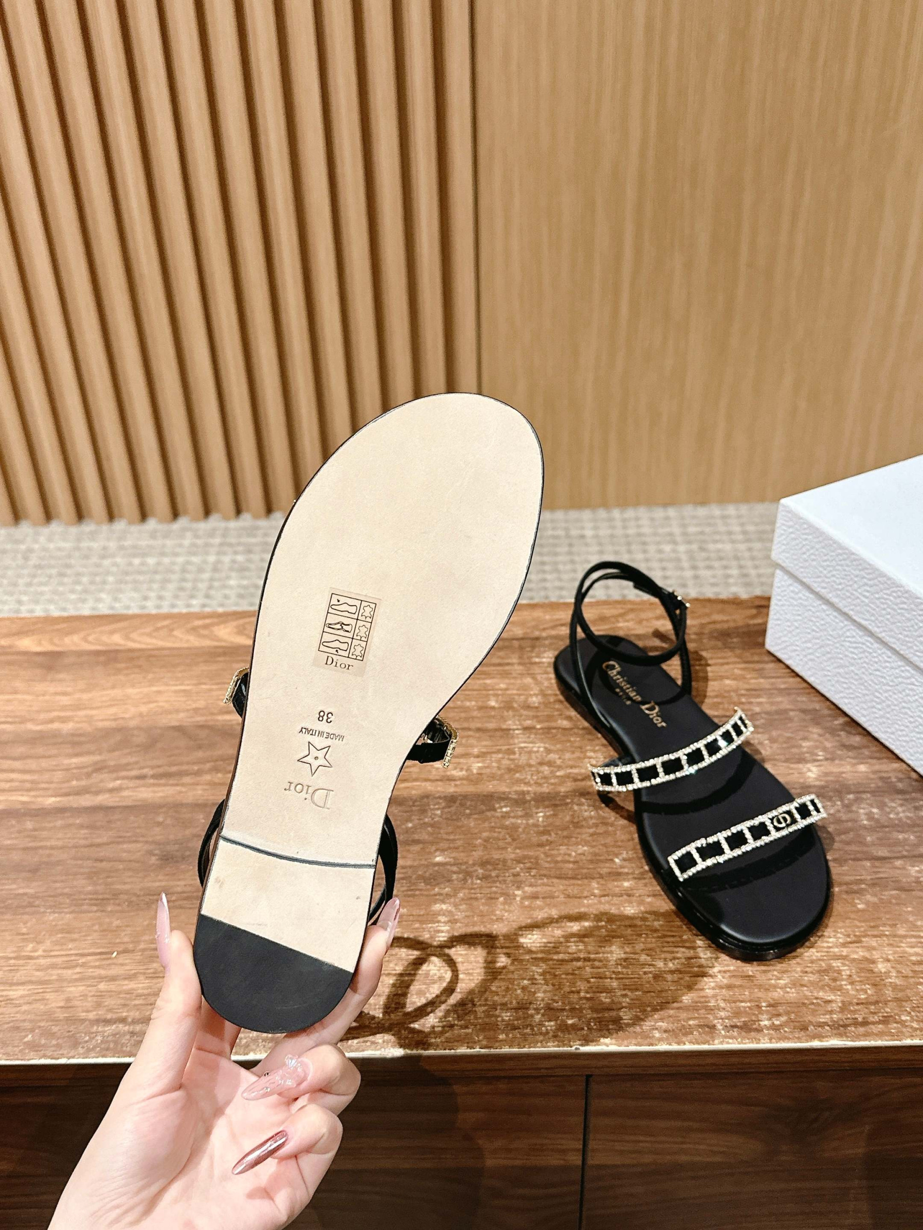 UA DIOR Diorissime Sandal