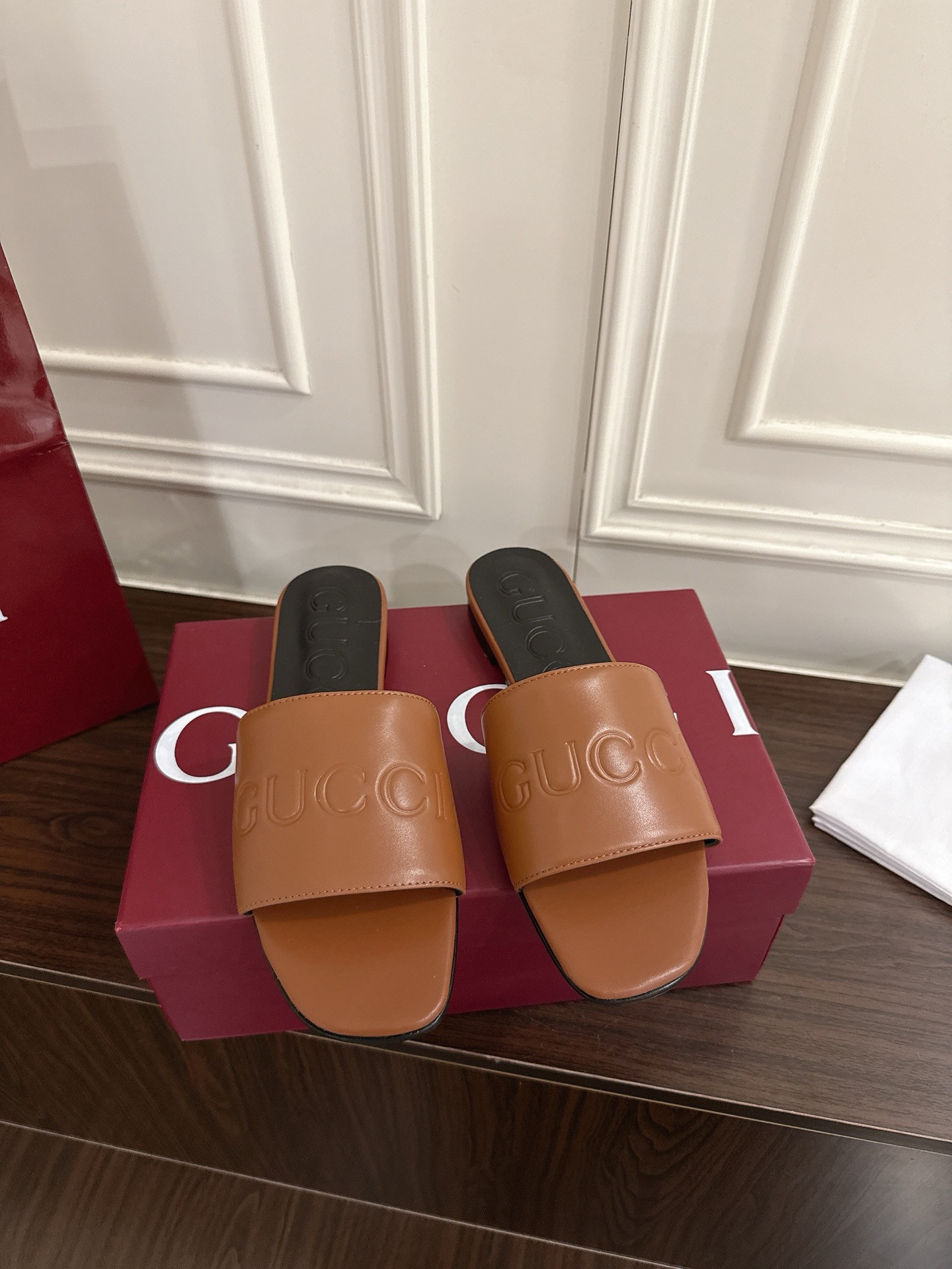 UA Gucci Slides