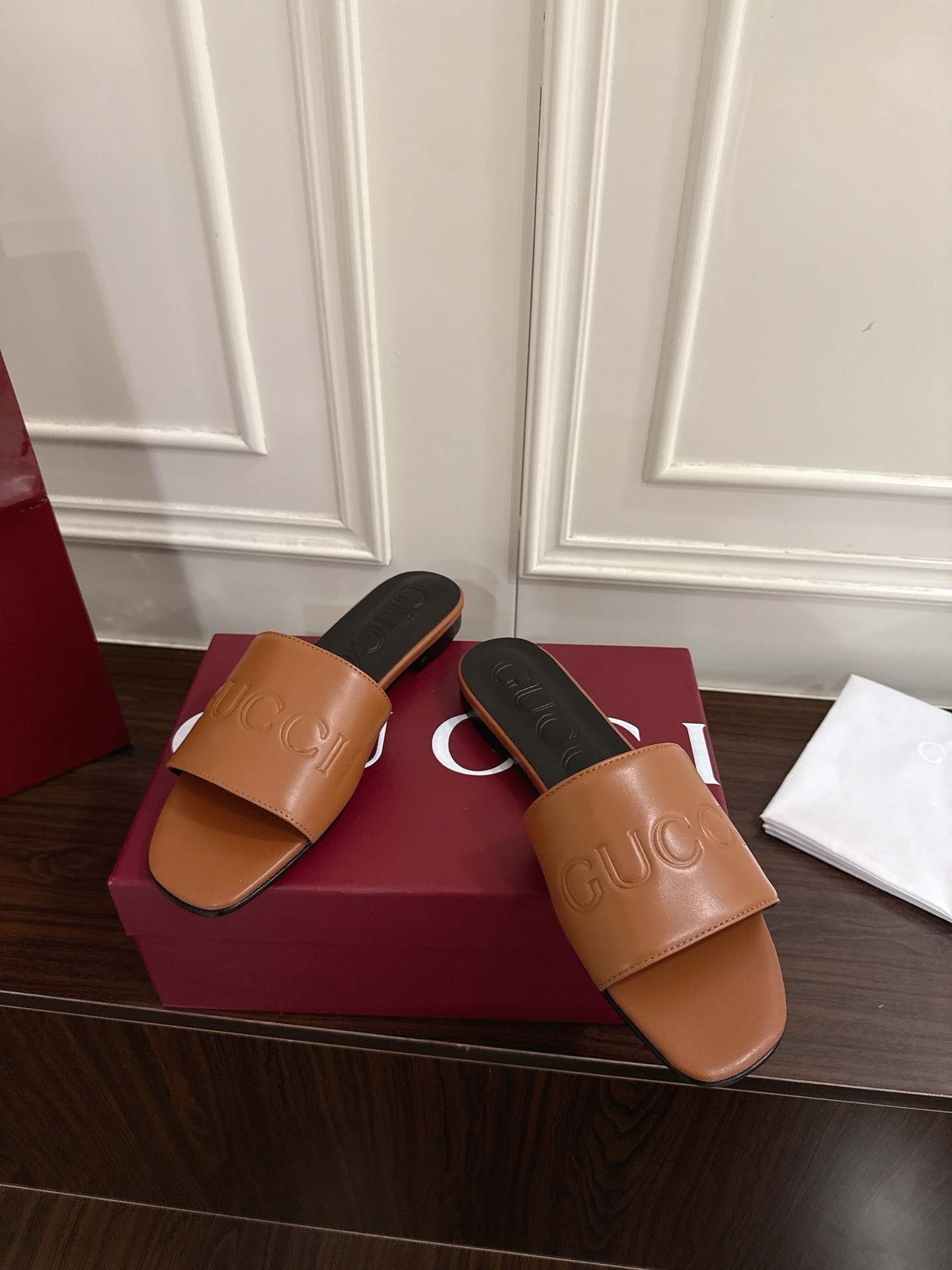 UA Gucci Slides