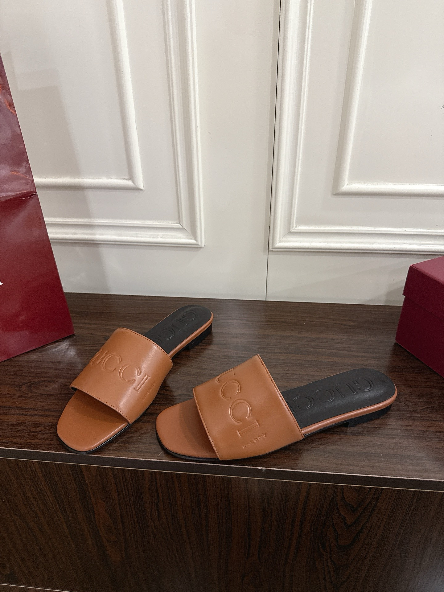 UA Gucci Slides