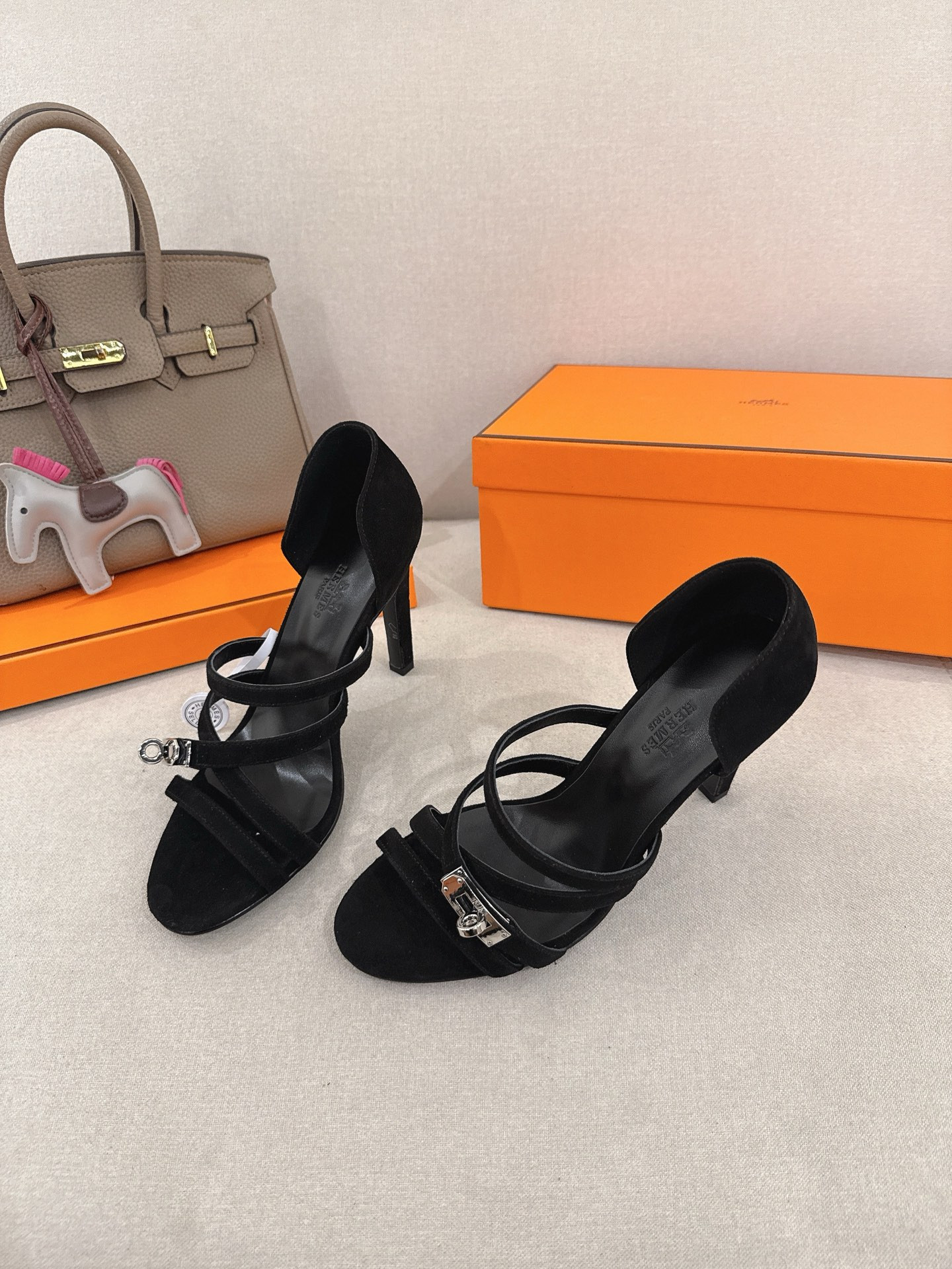 UA Hermès Lipstick 105 Sandal