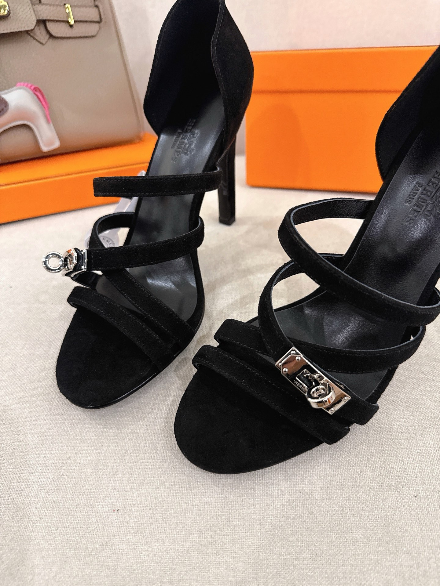 UA Hermès Lipstick 105 Sandal