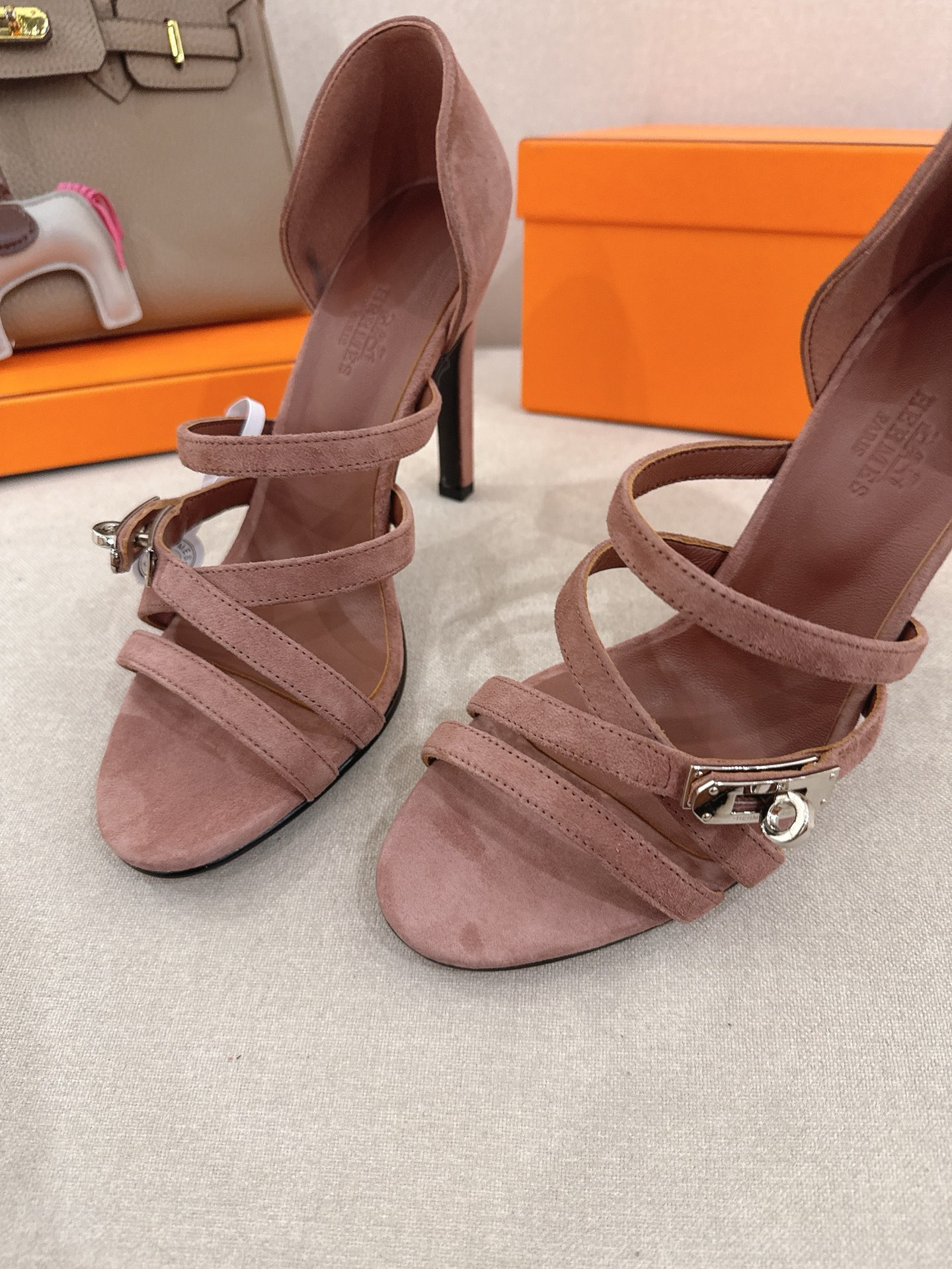 UA Hermès Lipstick 105 Sandal
