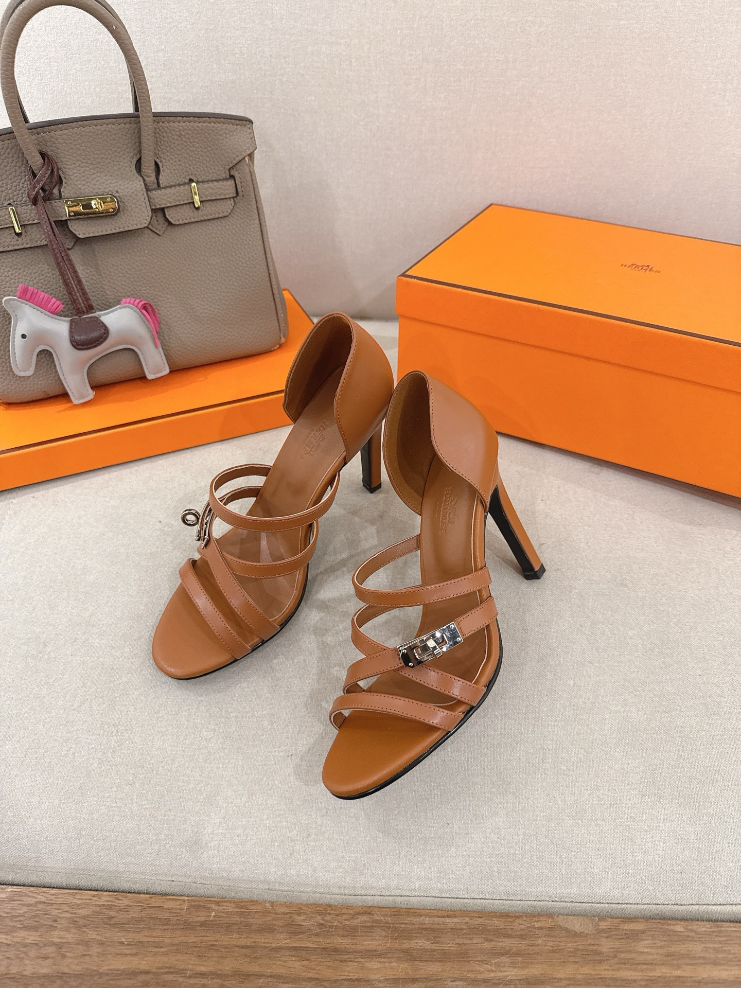UA Hermès Lipstick 105 Sandal