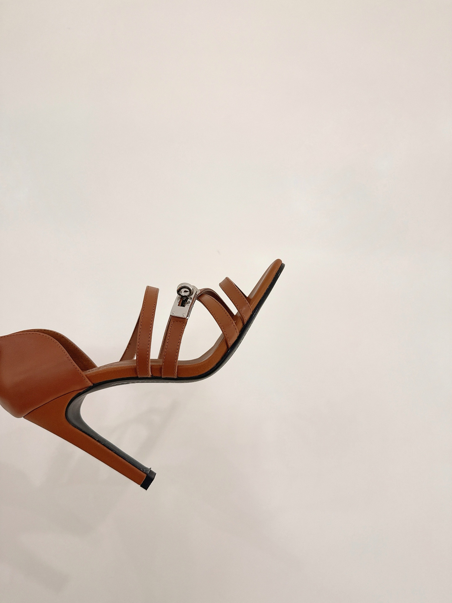 UA Hermès Lipstick 105 Sandal