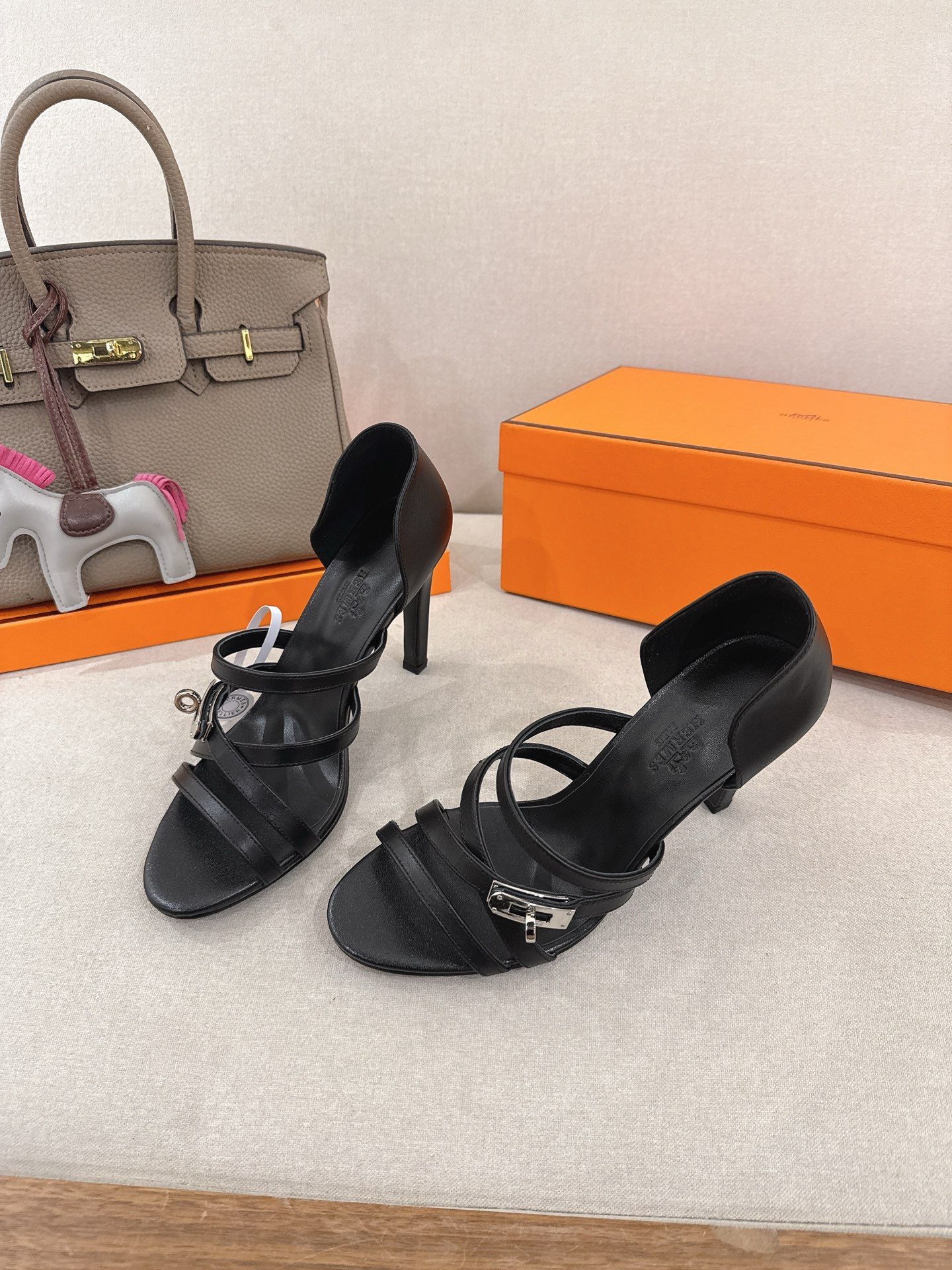 UA Hermès Lipstick 105 Sandal