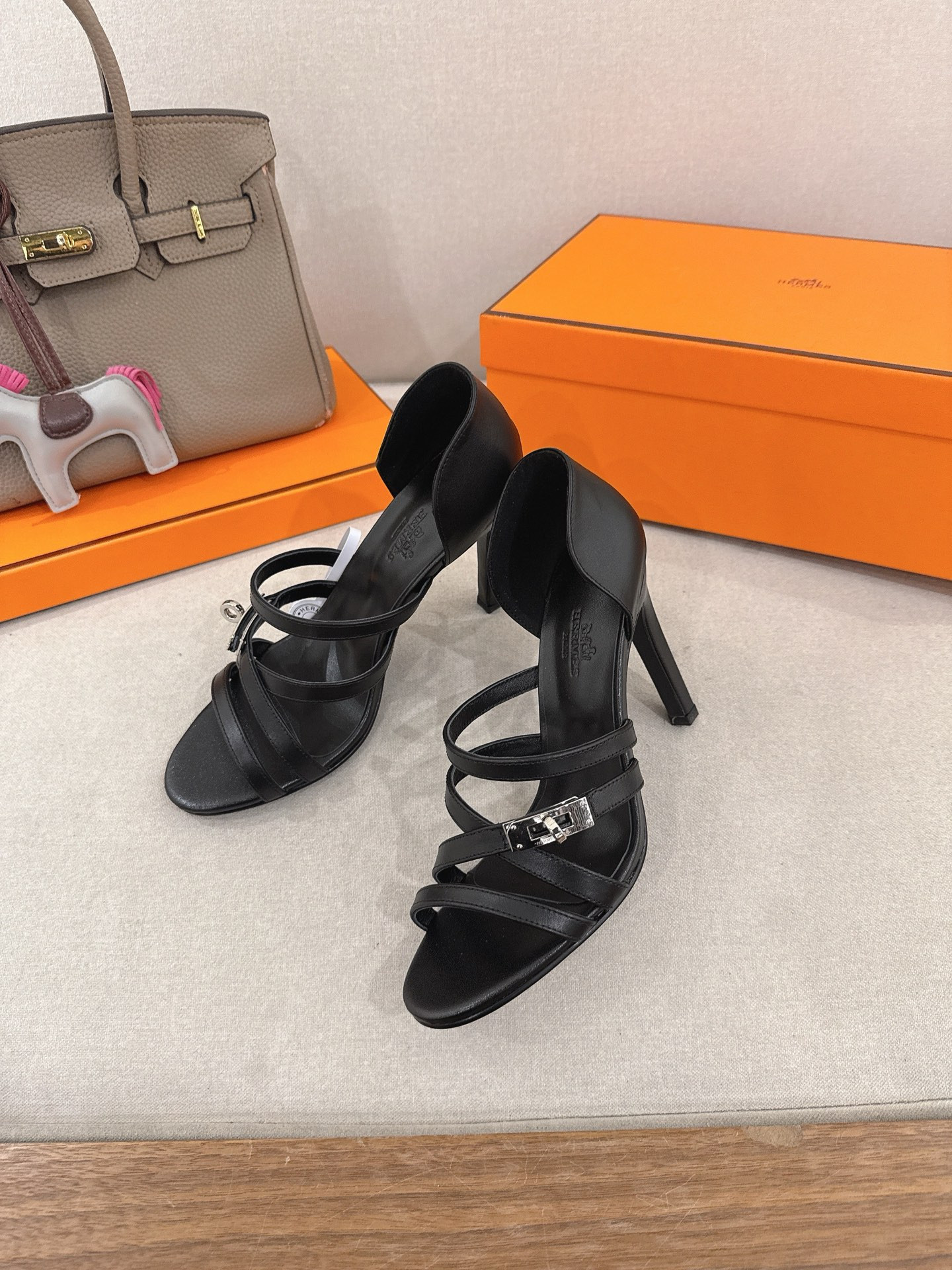 UA Hermès Lipstick 105 Sandal