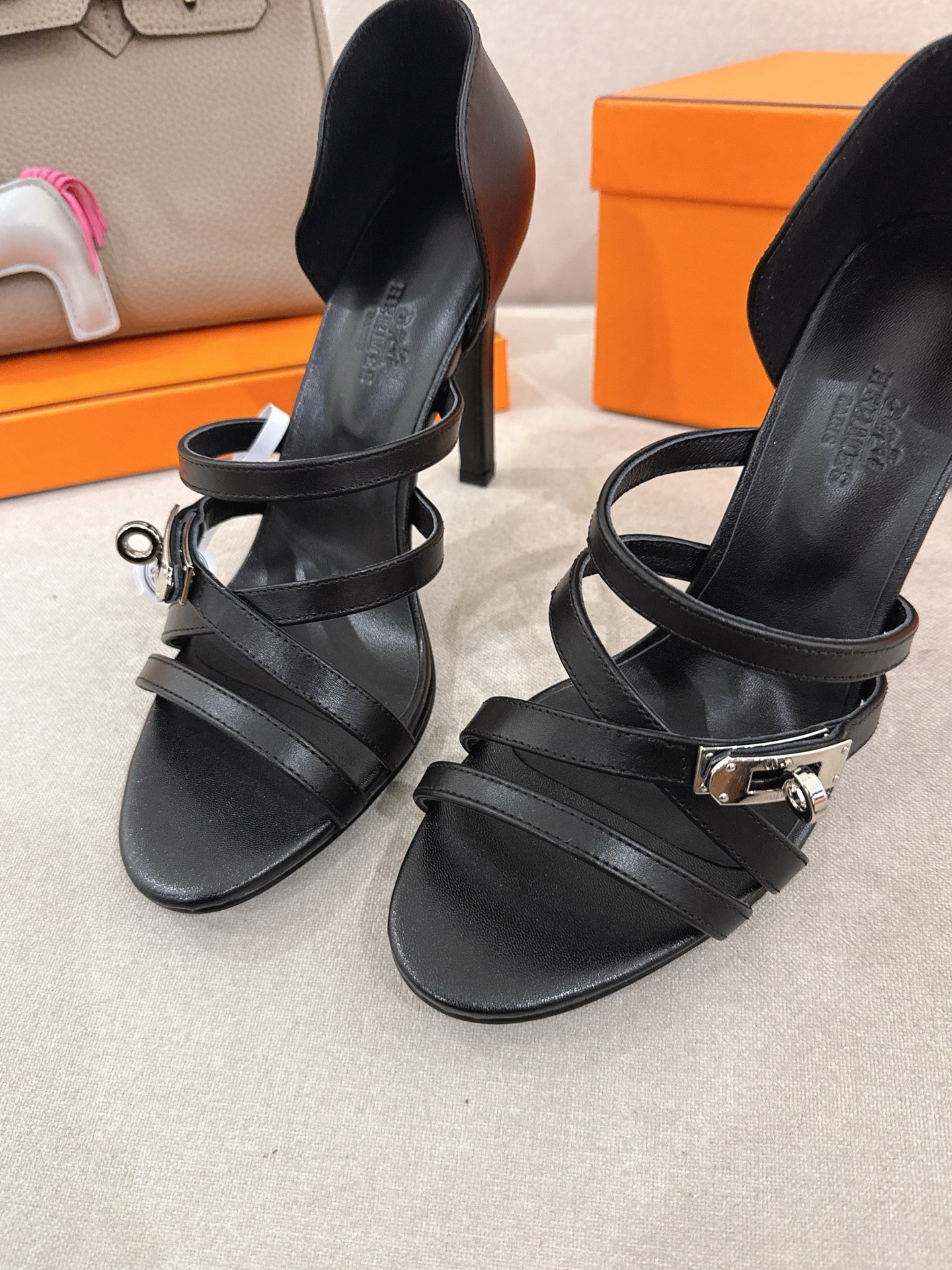 UA Hermès Lipstick 105 Sandal
