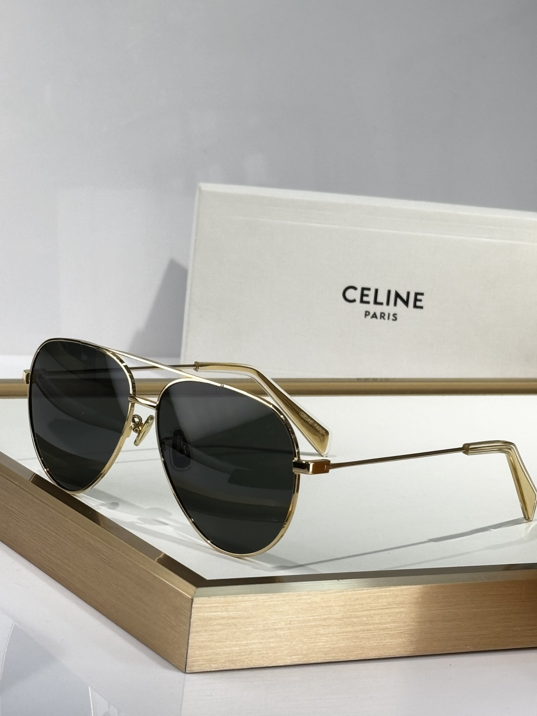 Celine Aviator Sunglasses CL40062 61-12-145