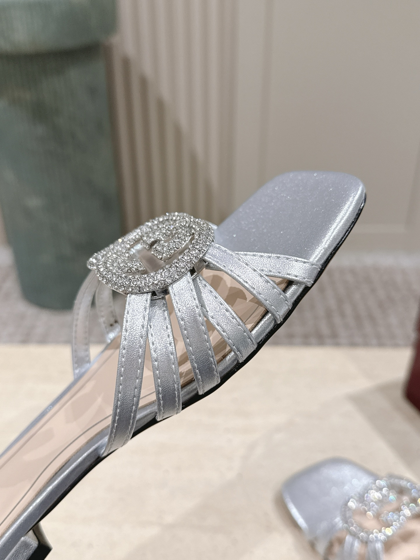 UA Gucci Slides