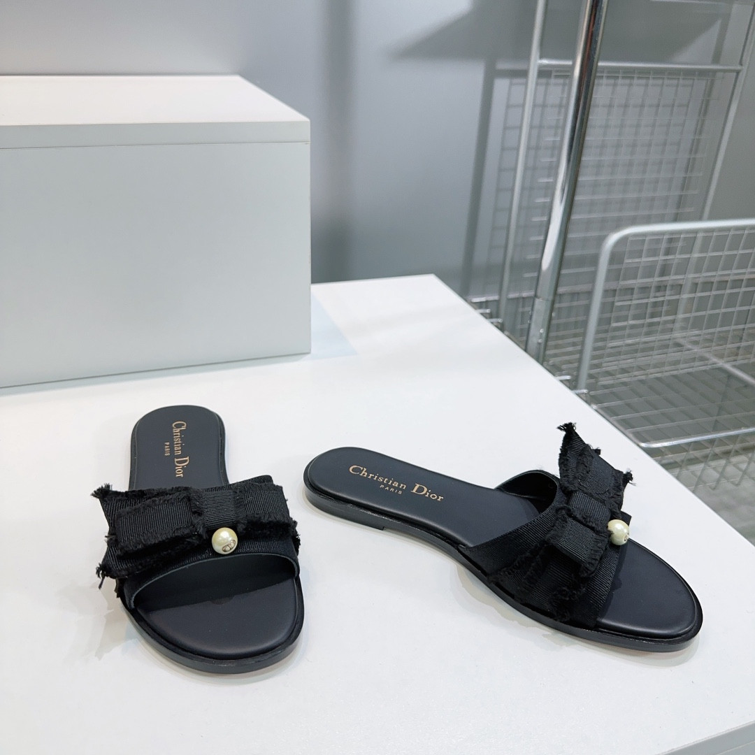 UA Dior Adiorable Slide