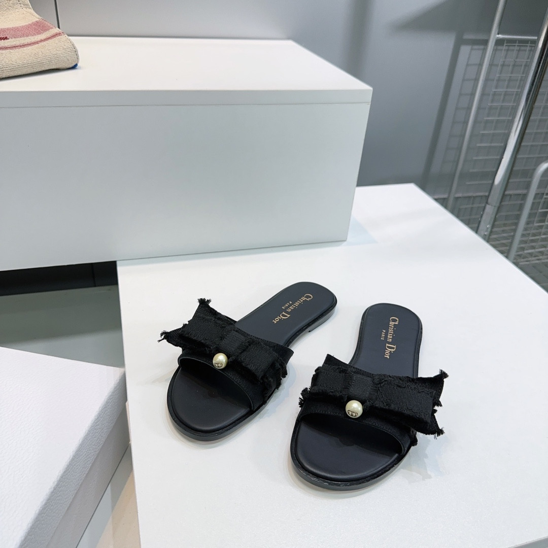 UA Dior Adiorable Slide