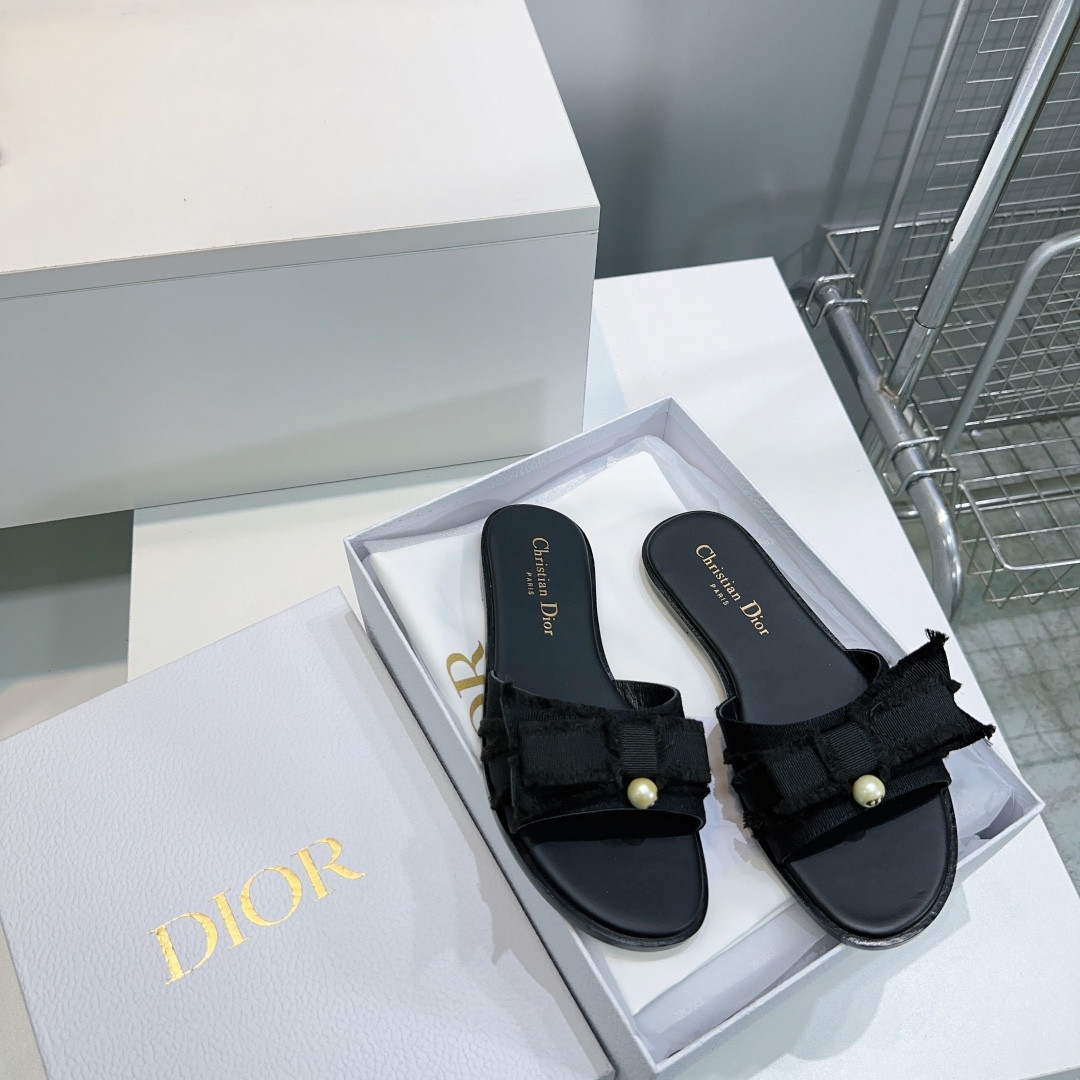 UA Dior Adiorable Slide