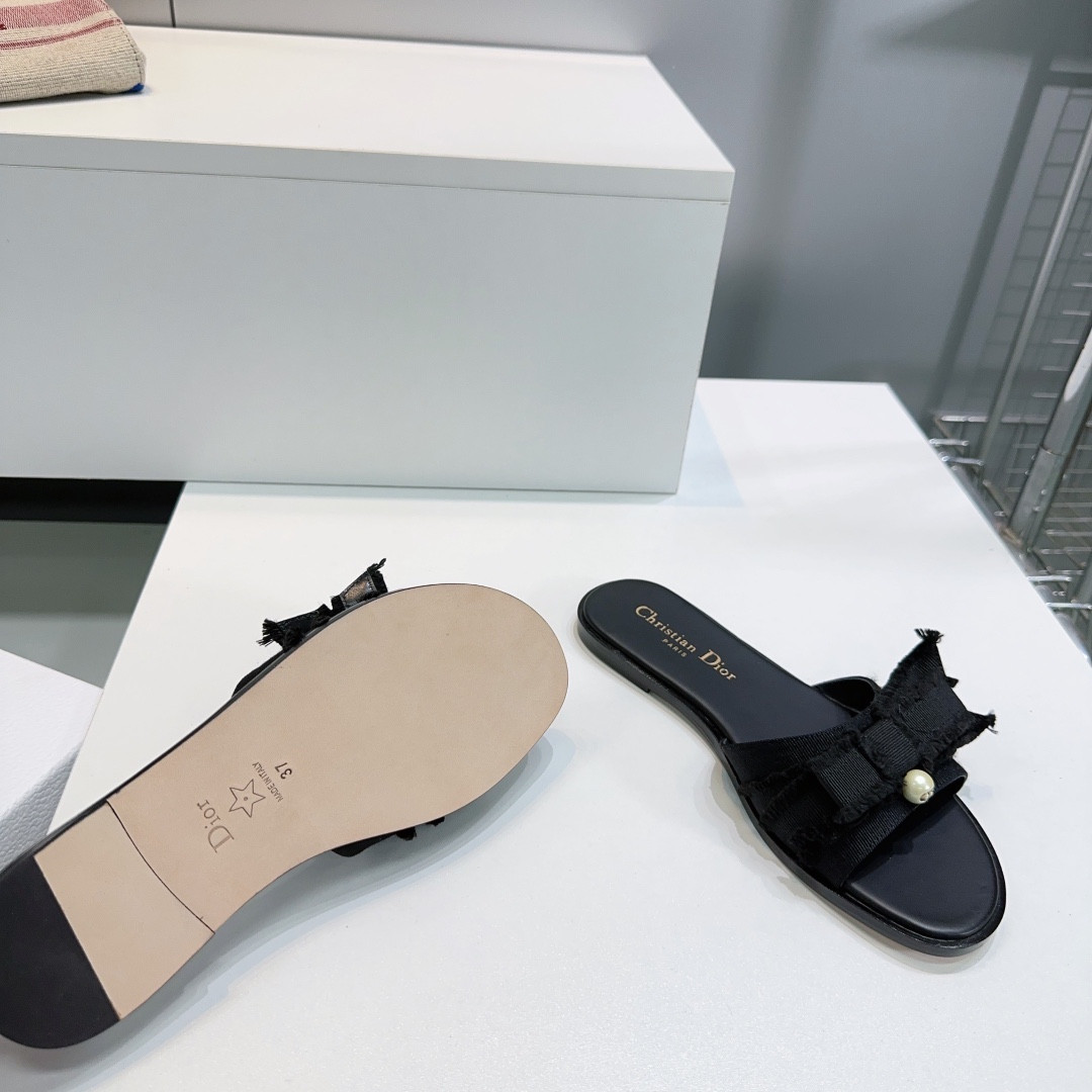 UA Dior Adiorable Slide