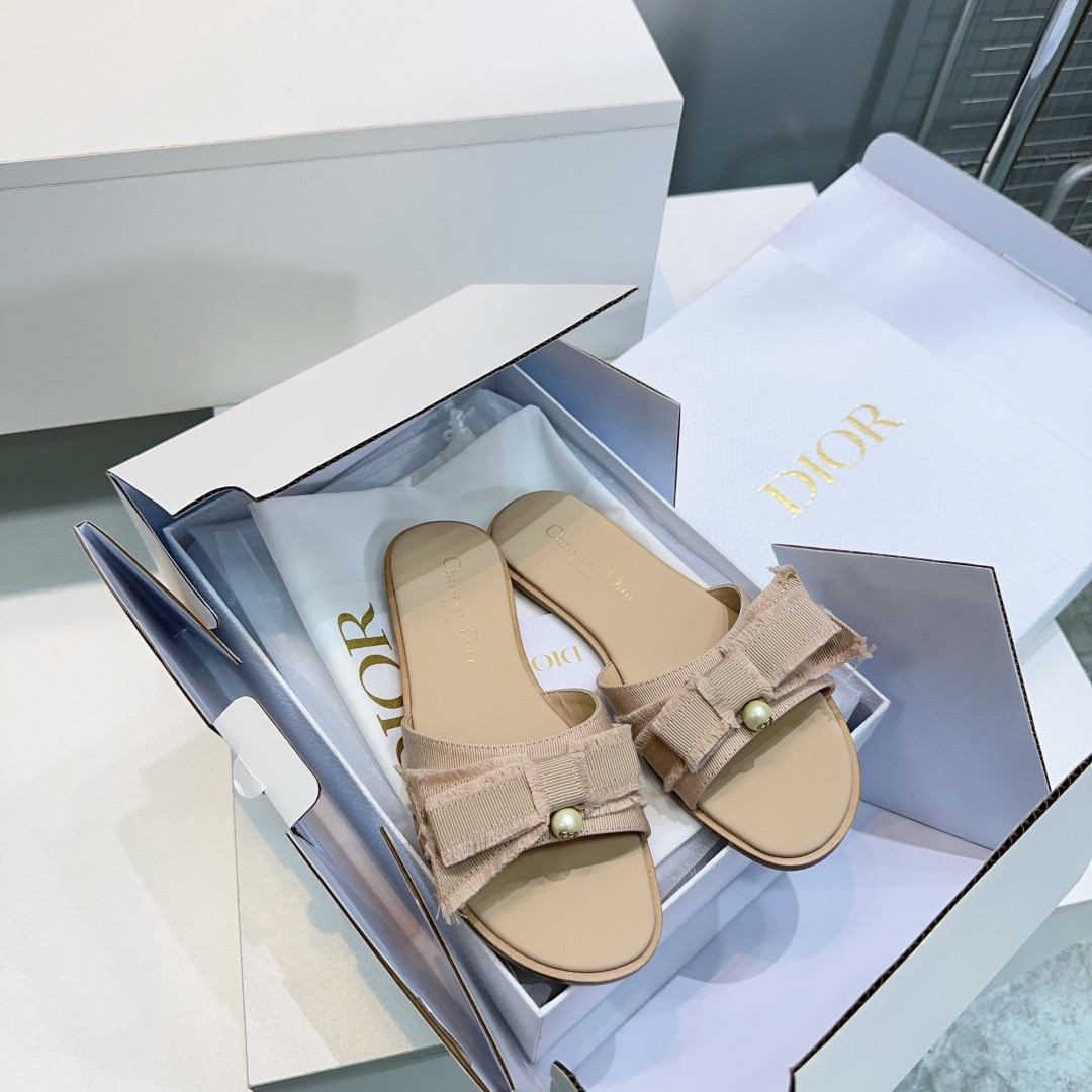 UA Dior Adiorable Slide