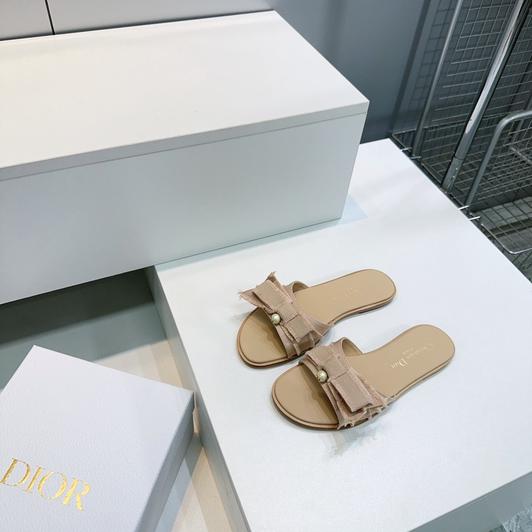 UA Dior Adiorable Slide